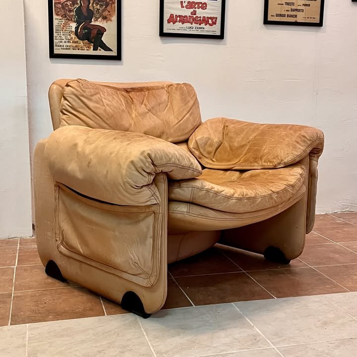 Coppia di poltrone in pelle cognac e lampada alogena di Frattini per Relco – foto 2