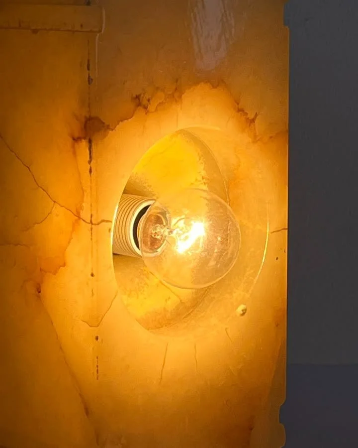 Lampada da tavolo in alabastro scanalato, Italia, anni '70 – foto 2