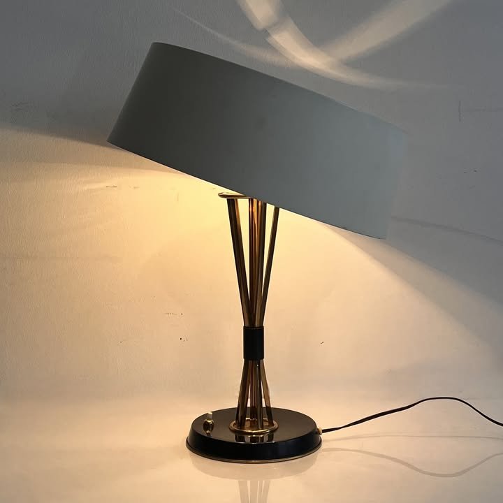 Lampada da tavolo di Oscar Torlasco per Lumi, anni '50 – foto 1