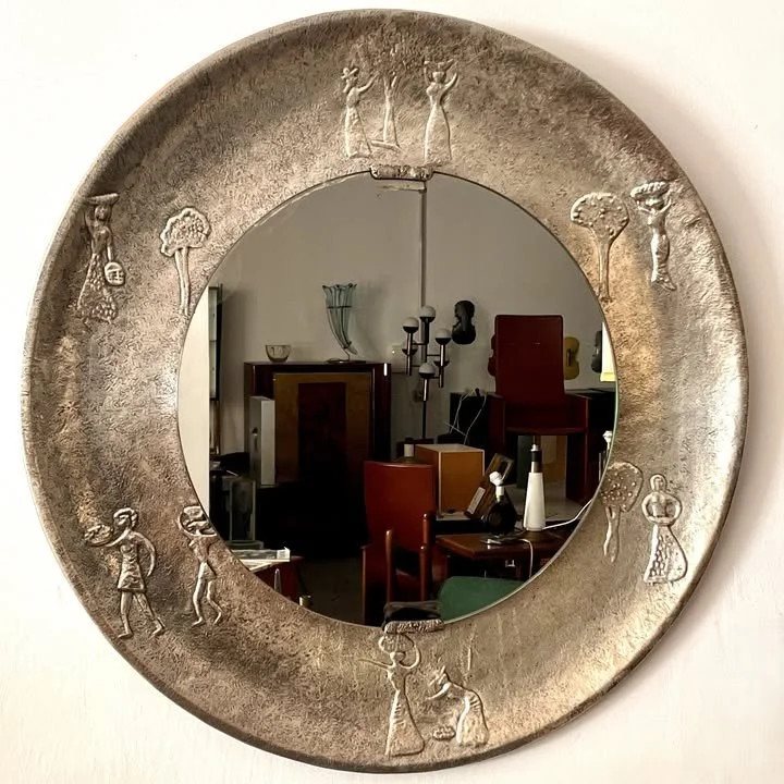 Specchio in rame sbalzato di Angelo Bragalini, anni '50 – foto 1