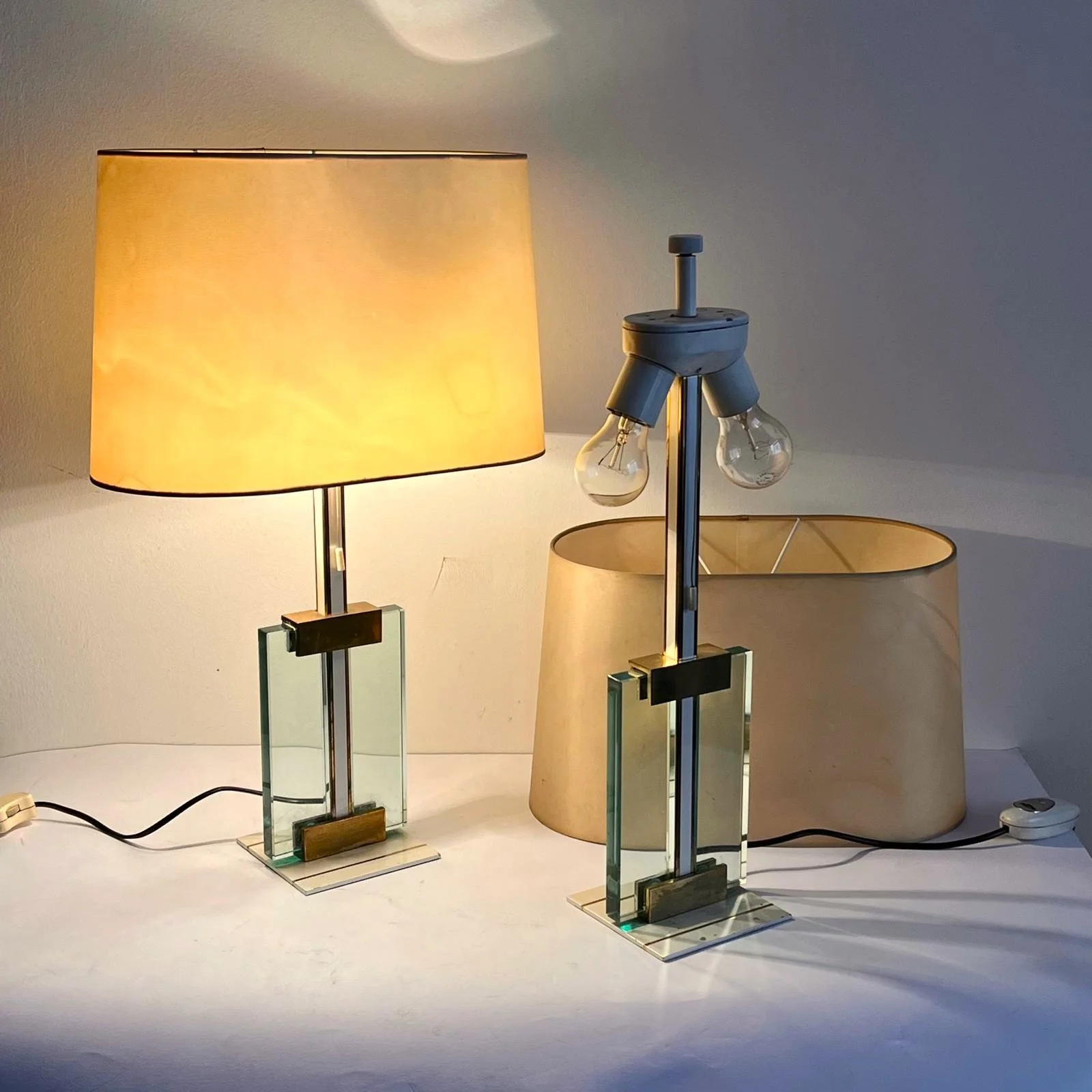 coppia-lampade-tavolo-geometriche-anni-70-2.jpg