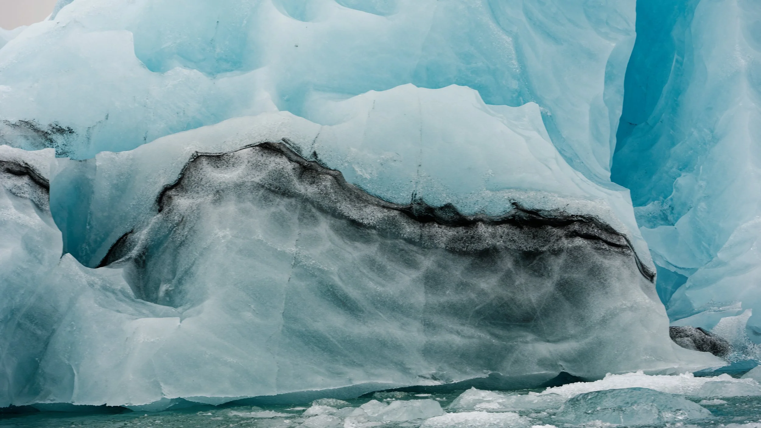 260815 iceberg ash layer.jpg