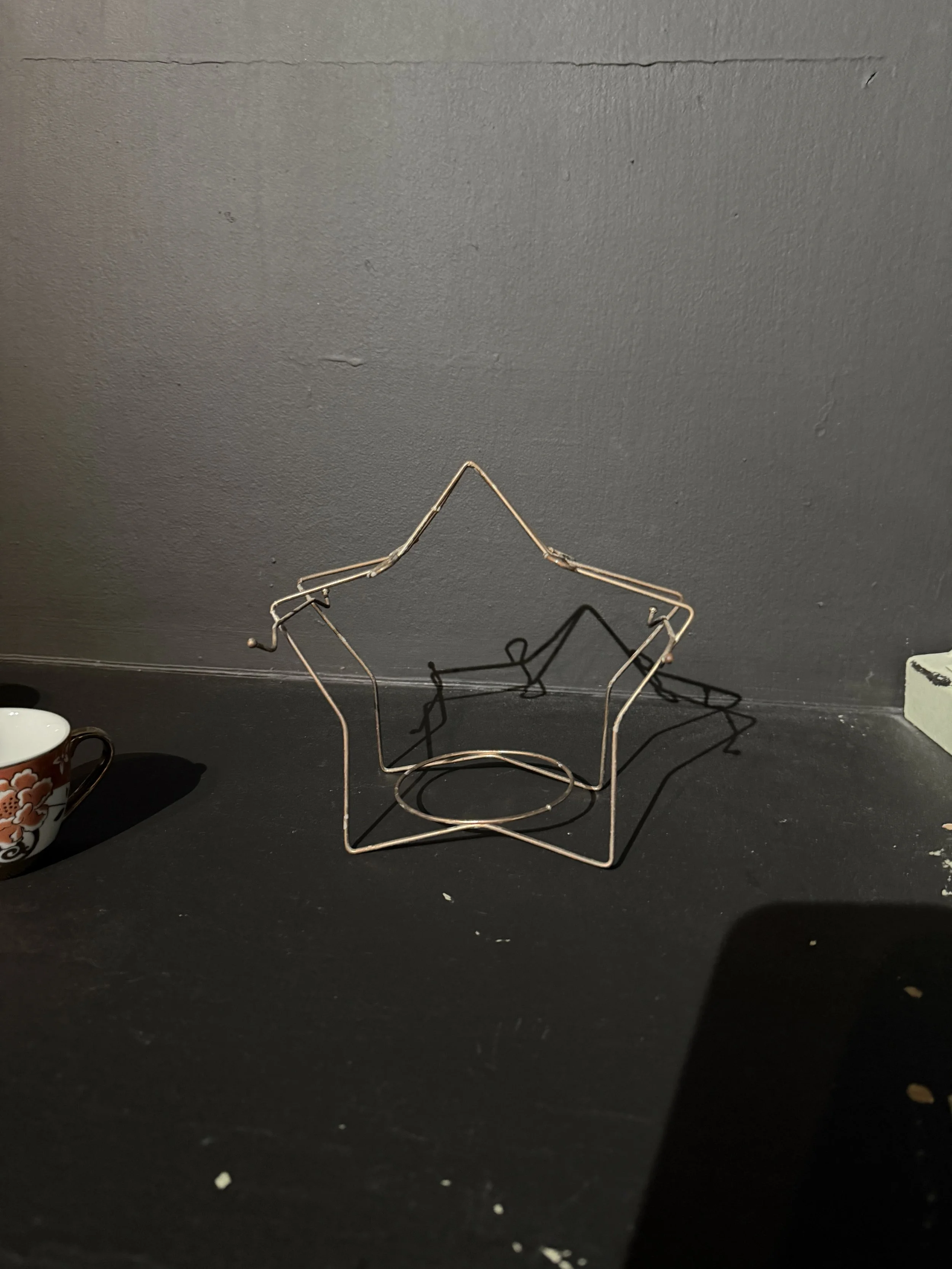 Play Fancy Tea Set Holder.JPG