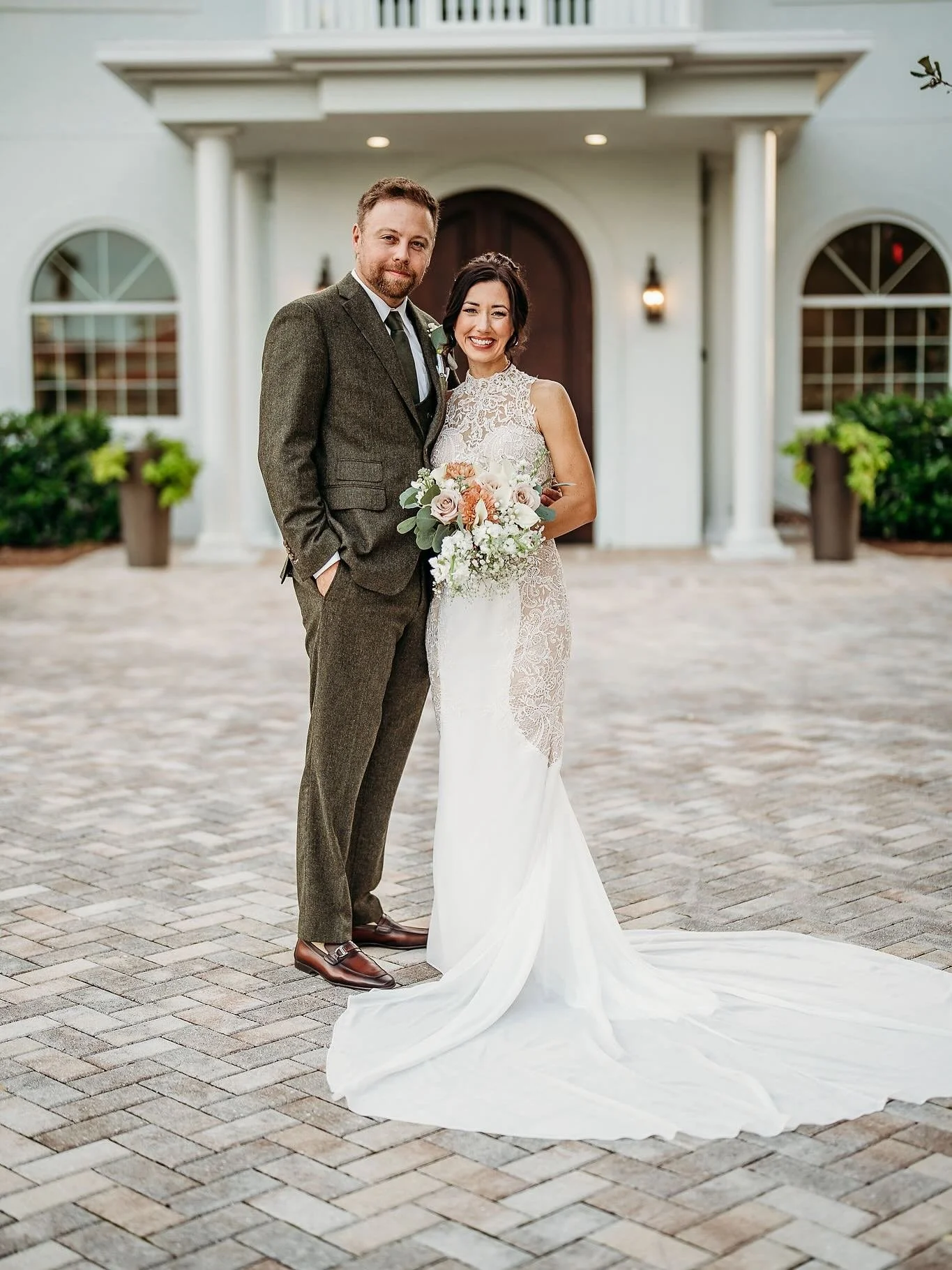 Let me reintroduce myself to my faithful followers &mdash; and bring the new ones up to speed  I&rsquo;m Hollie Brown now&hellip; yep, new name alert! I got married! 💍(2024) I&rsquo;ve been blessed to be part of so many incredible love stories &mdas