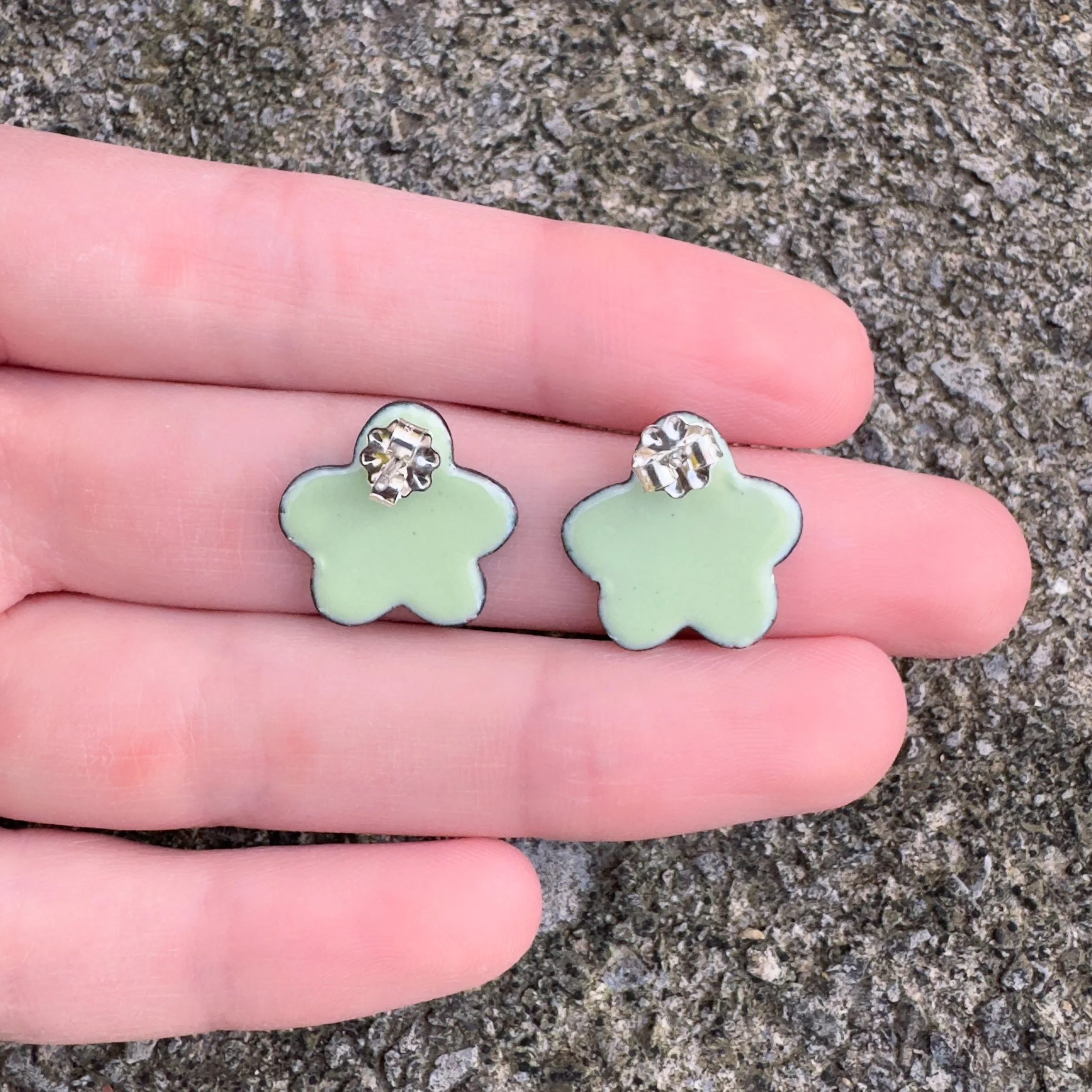 mini flwr studs-1.jpg