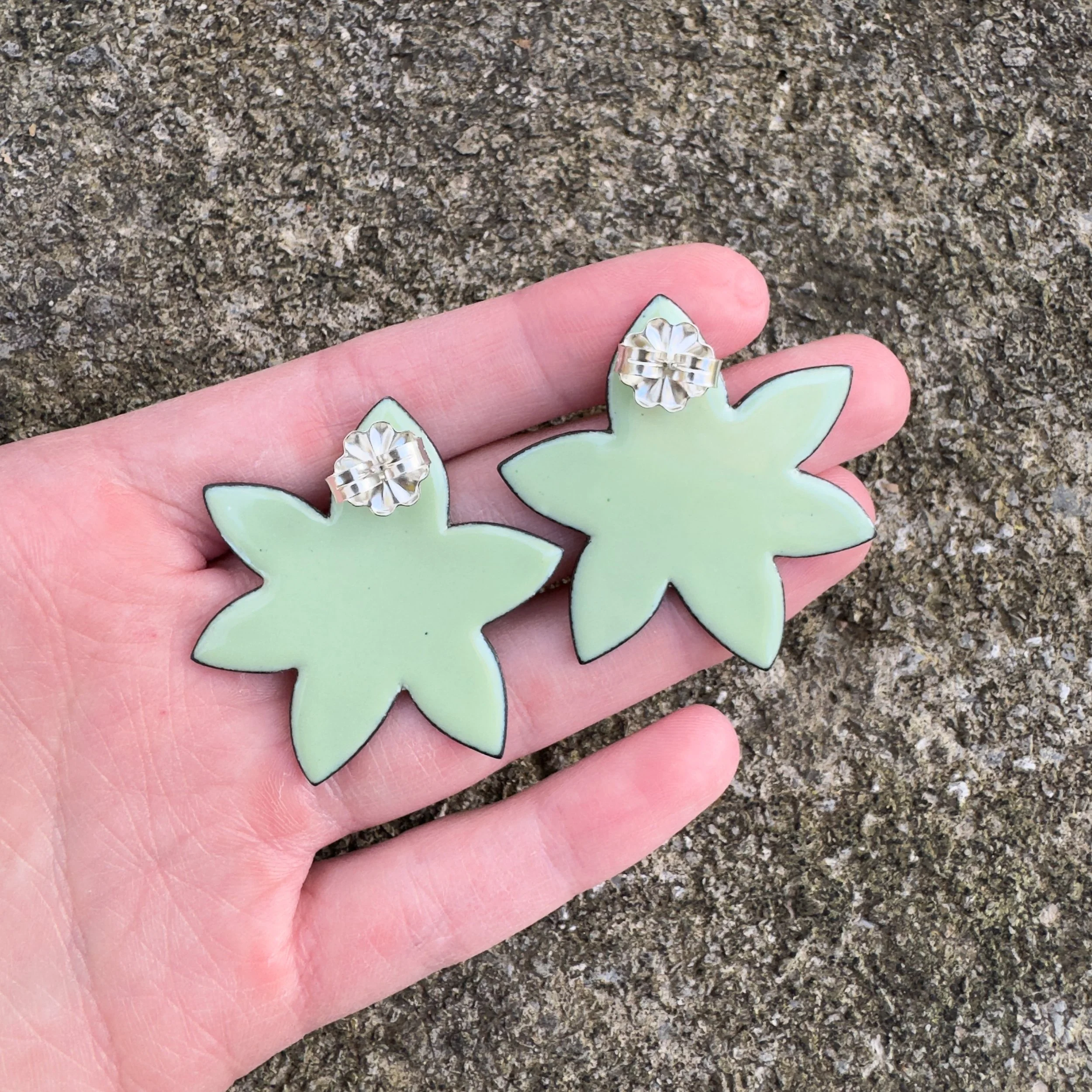 daffodil earringa-1.jpg