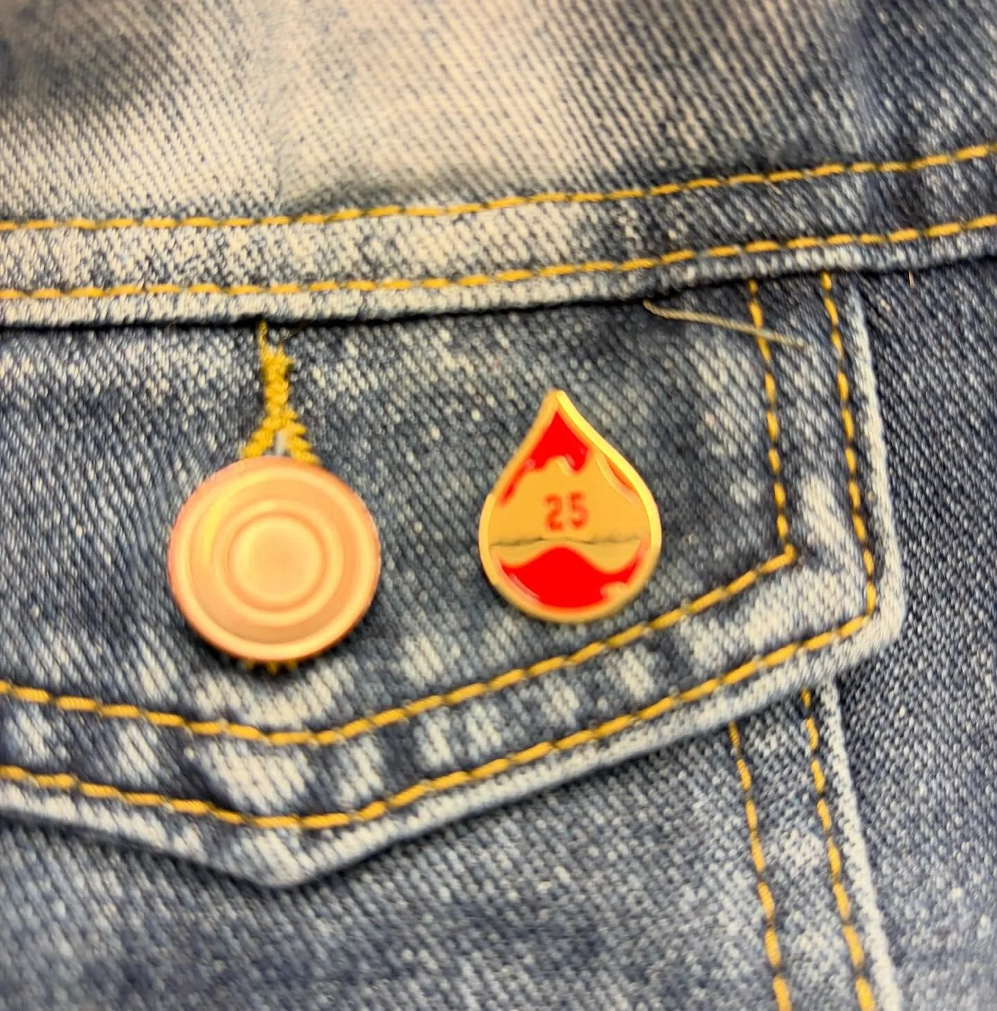 It takes less than an hour to change someone&rsquo;s life&hellip;  yesterday I completed my 25th blood donation &amp; got this cute little badge that I will wear with pride ☺️

Feeling grateful, proud and inspired to keep going.🩸

Help save lives &m