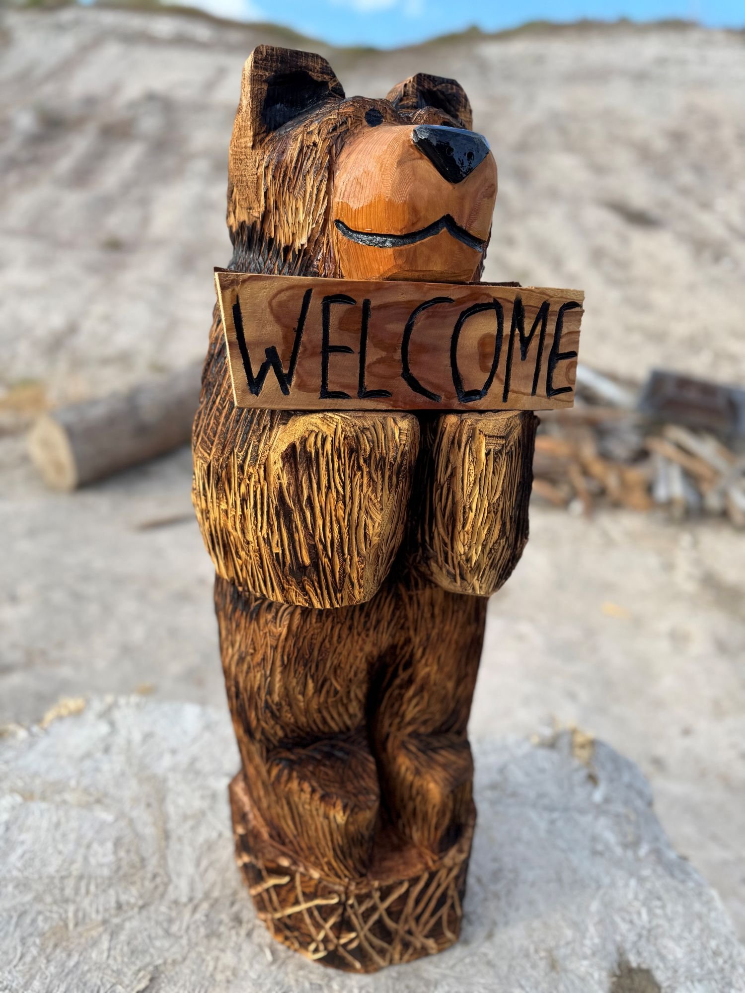 3_foot_bear_holding_welcome_sign_2.jpg