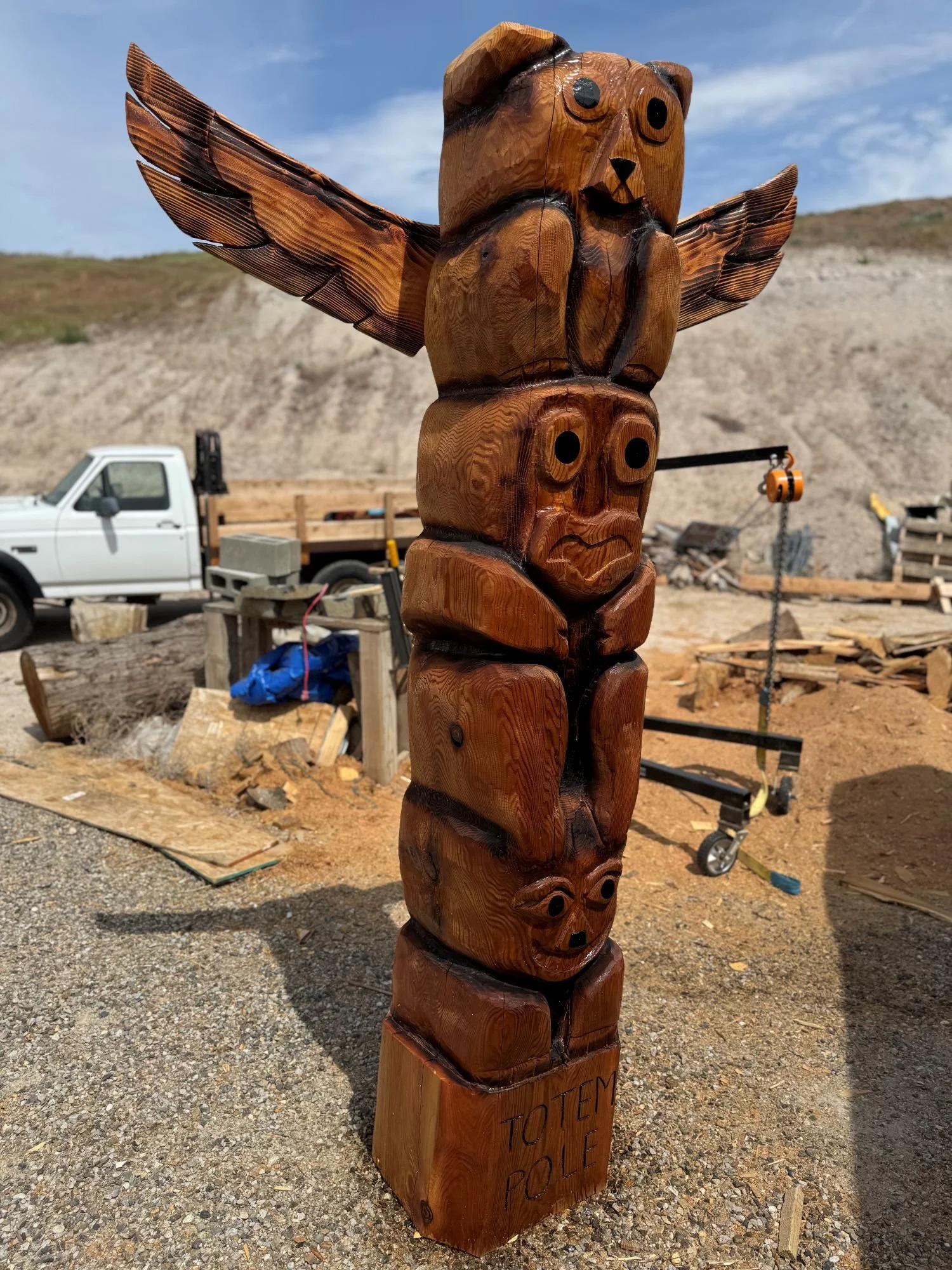 Custom_Totem_Pole_img2.jpg