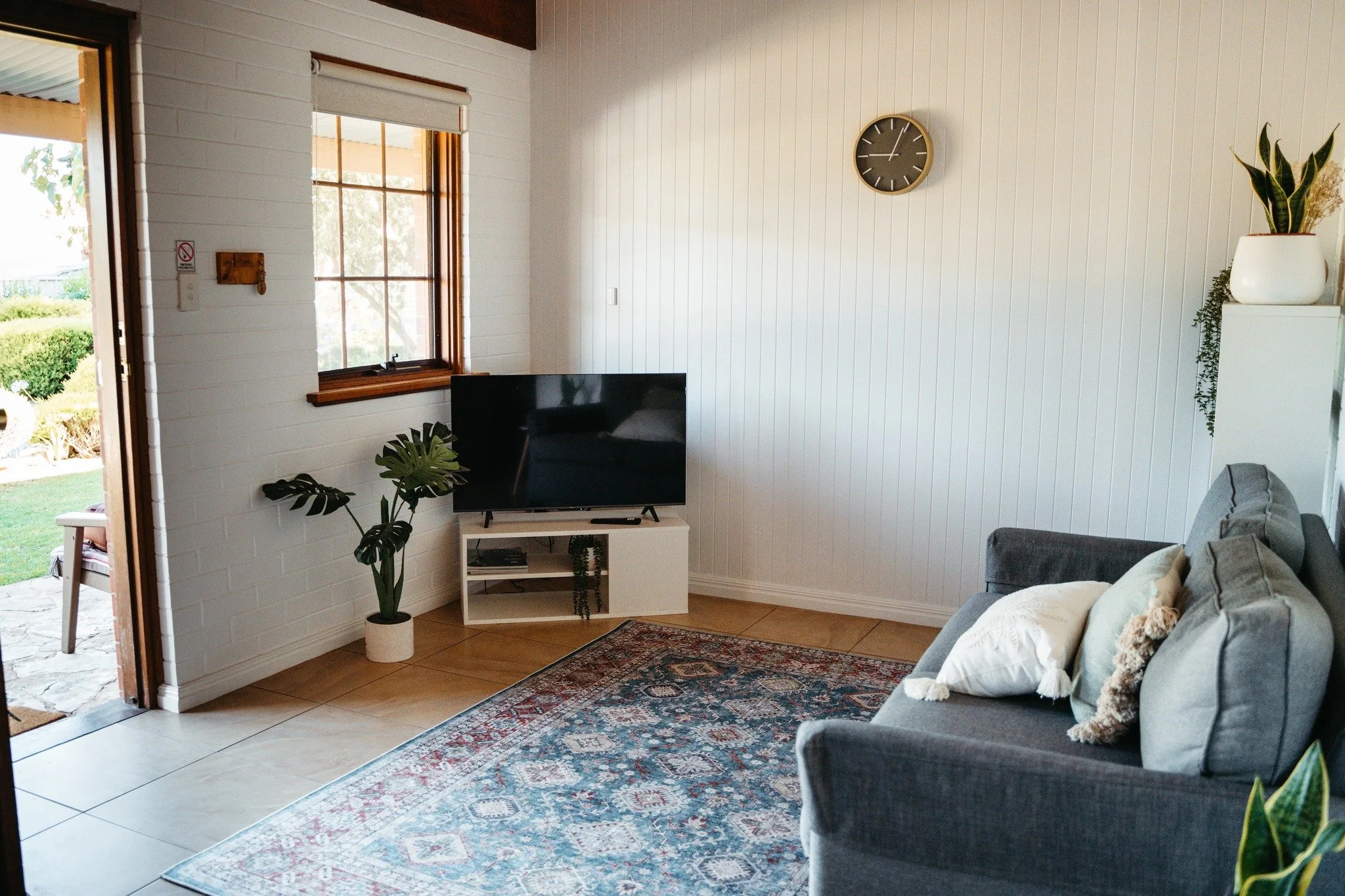 Soft light and still moments &ndash; there's something special about mornings here.

Come experience it for yourself at Langmeil Cottages. 

✨ Book your winter escape via the link in our bio. 

#BarossaValley #CottageStay #WeekendEscape #TravelSouthA