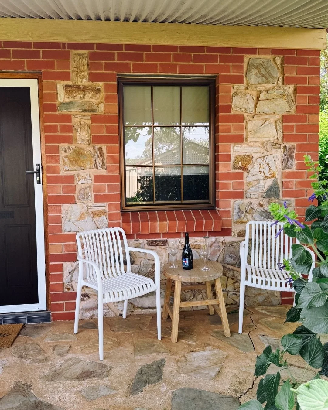 Merry Christmas from Langmeil Cottages ✨

Thank you for your support this year &ndash; we wish you and your family a joyful Christmas and a happy, relaxing New Year!

#LangmeilCottages #BarossaValley @keyandstoneproperty