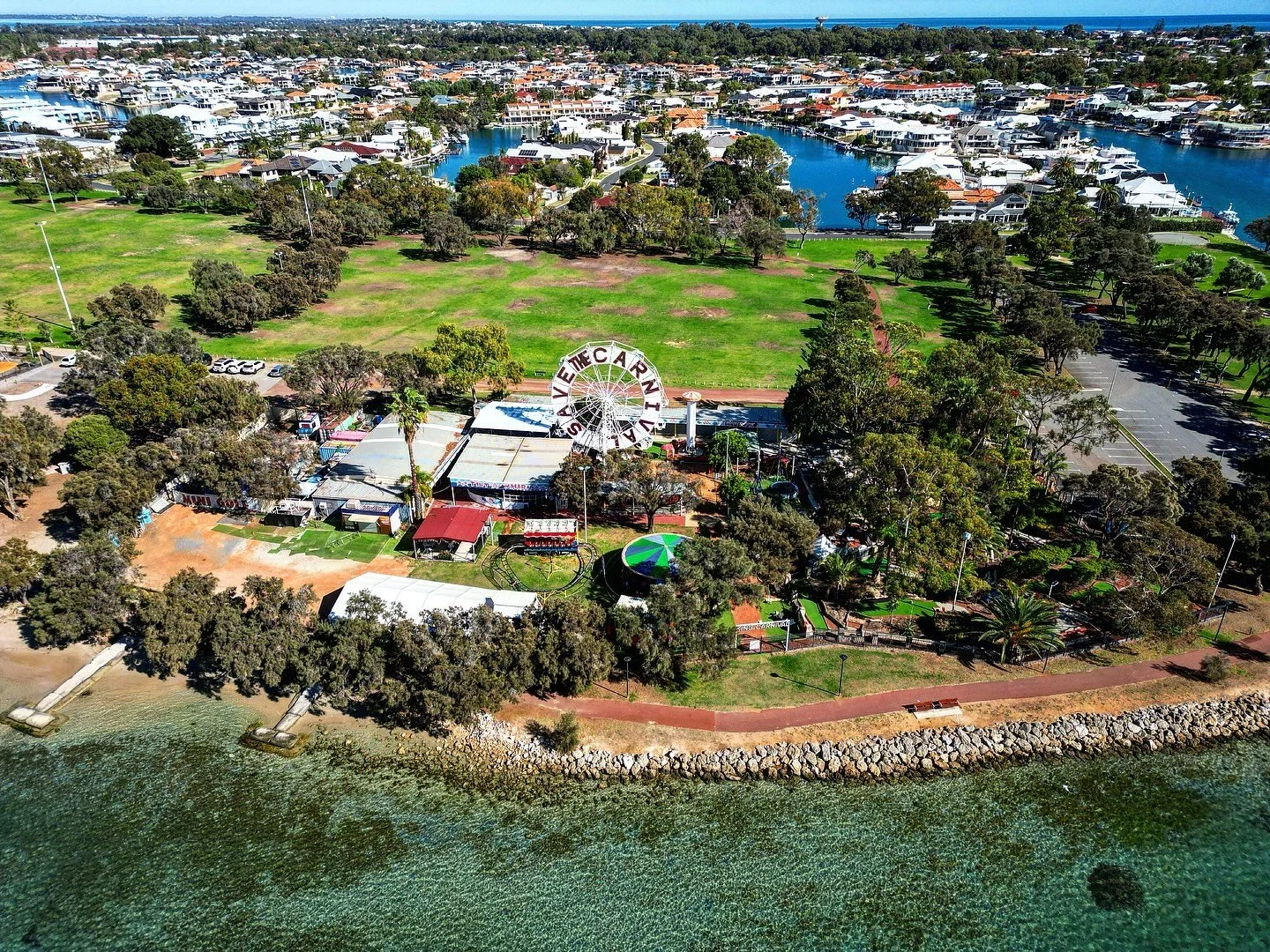 King Carnival 📍
.
.
.

.
.
.
#kingcarnival #mandurah #perthisok #exploringaustralia #manduraforeshore #mandurahlife #savekingcarnivalmandurah