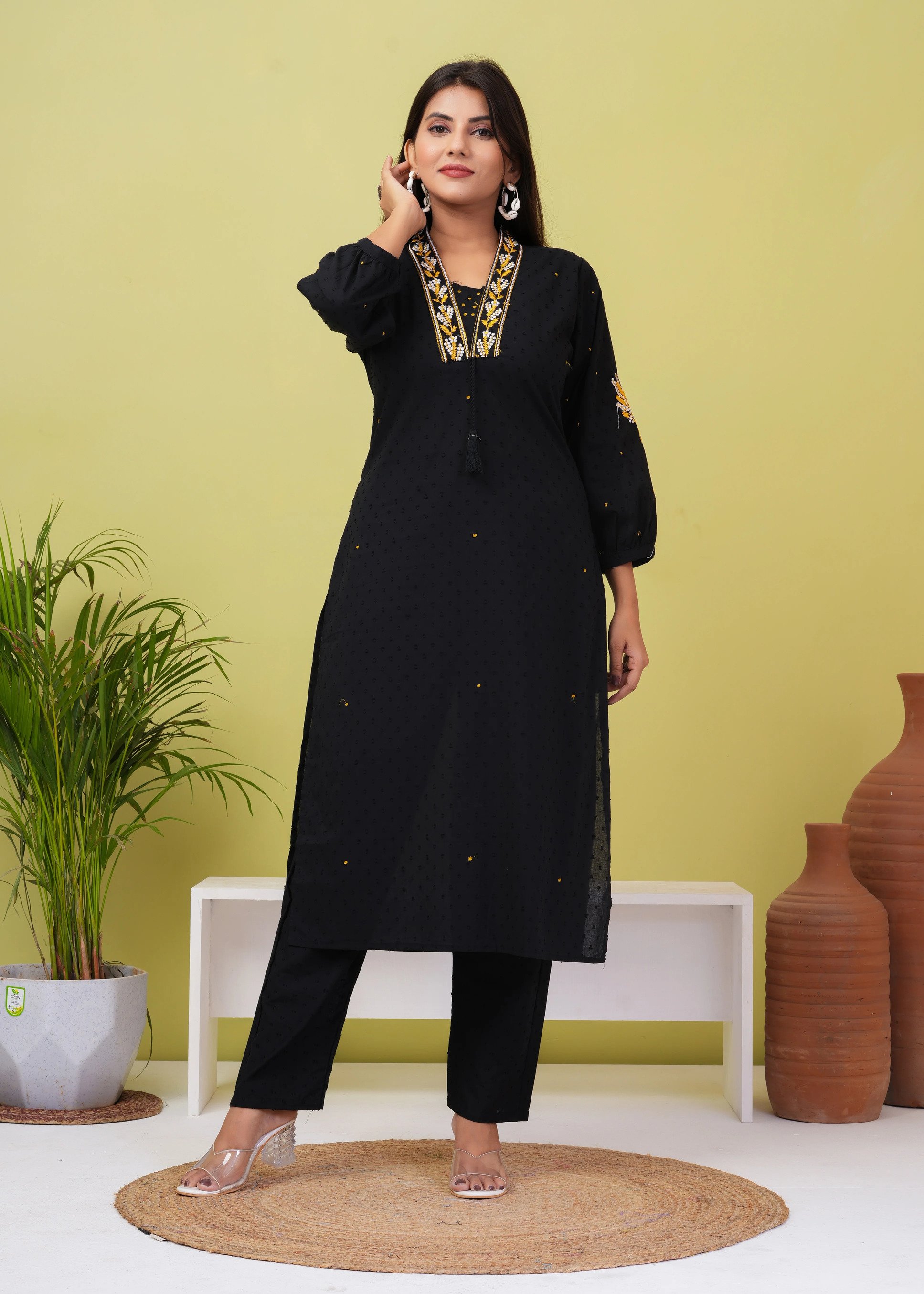 Emb Buta Black-7.jpg