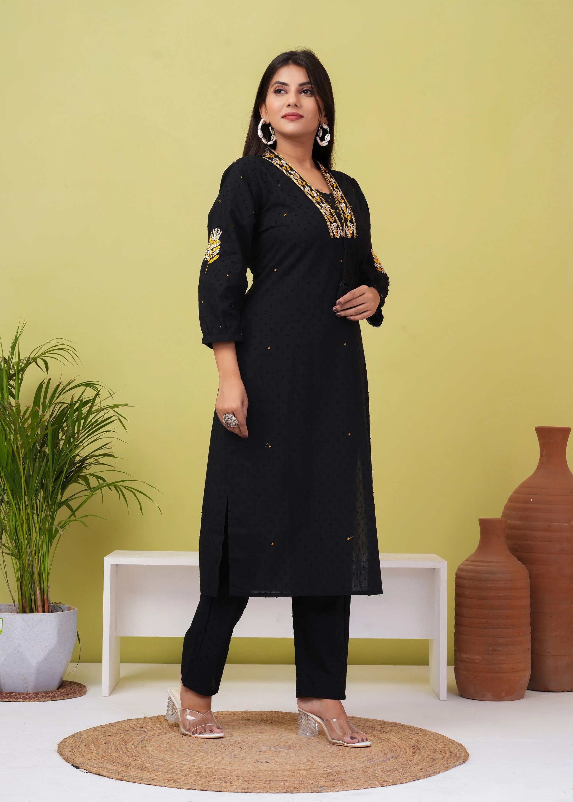 Emb Buta Black-3.jpg