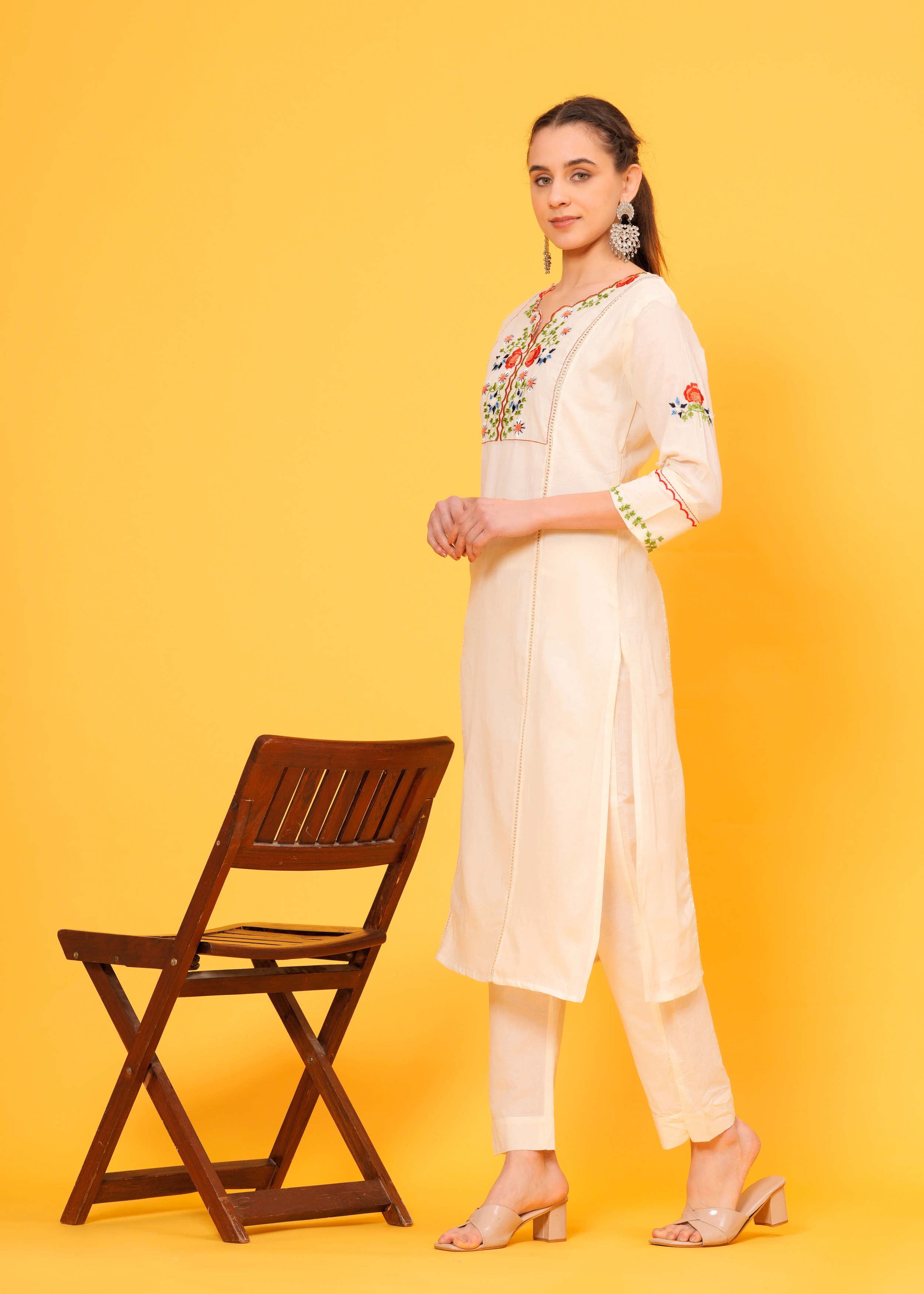 Decent Emb Cream-3.jpg