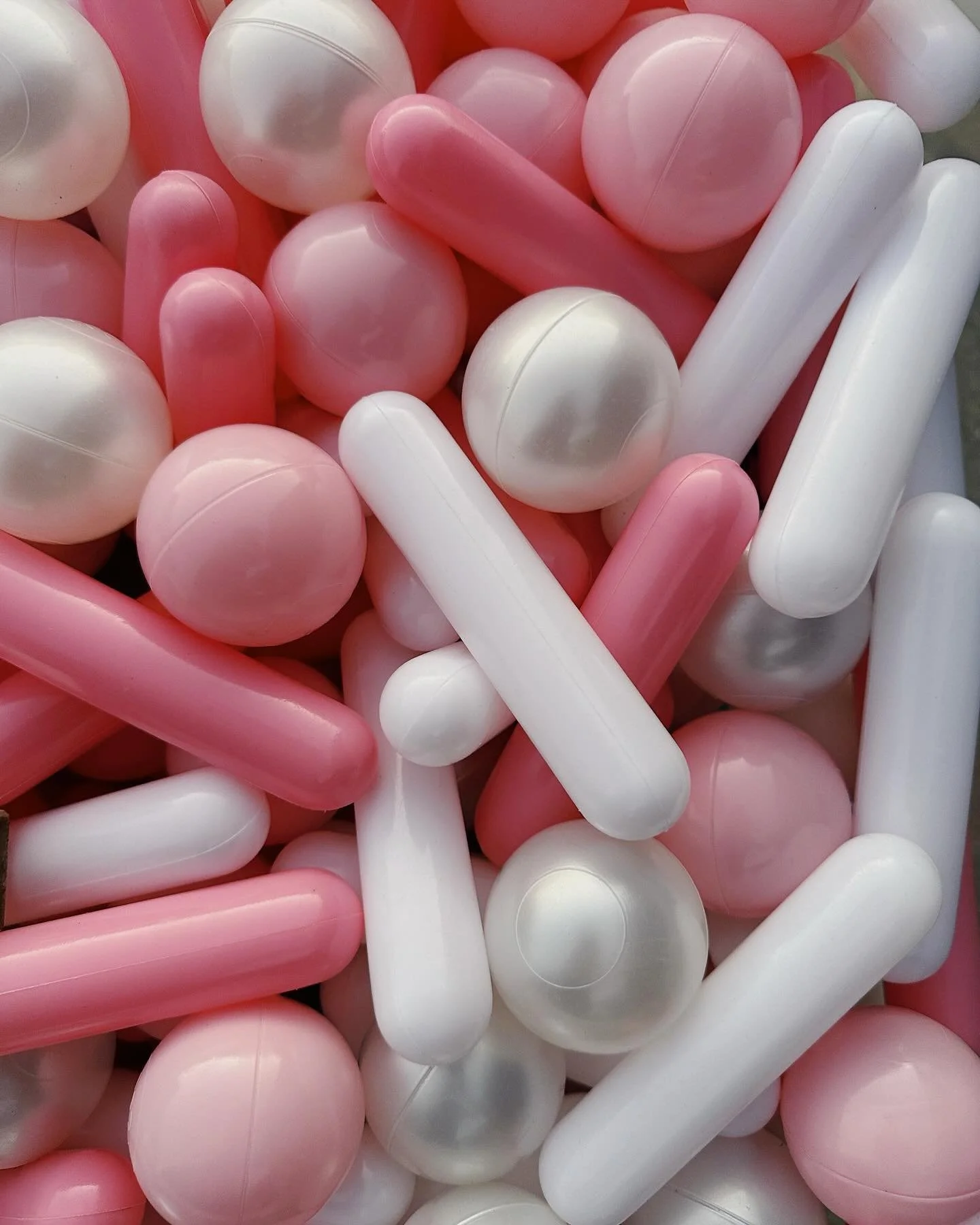 Did somebody say sprinkle ball pit!? Holy cuteness! 😍 These cuties just in added to the roster for our modern party play line up. Always age appropriate &amp; fully customizable, book Sprinkle Party Co. for your next event!

Event planning for corpo