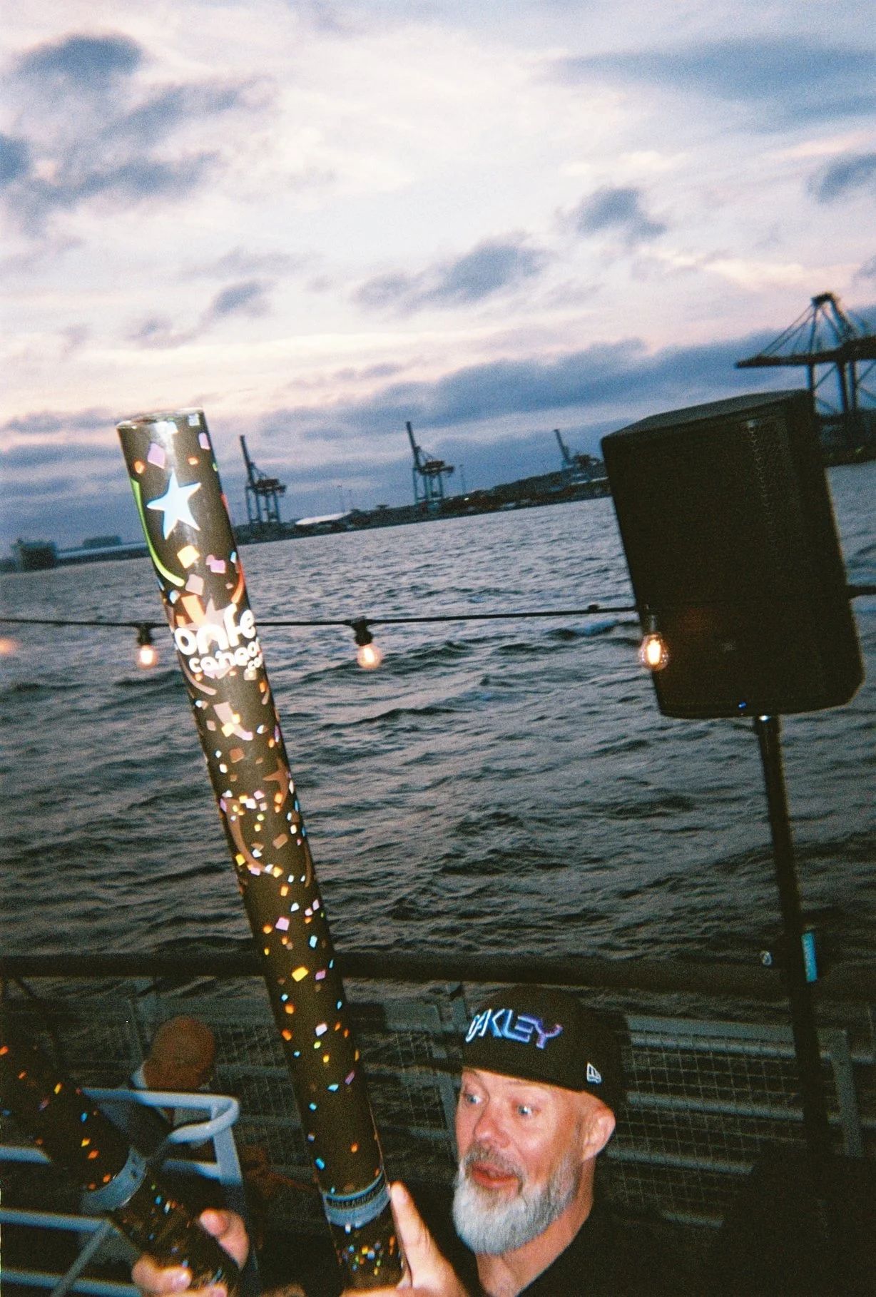 R1-05273-006A.JPG