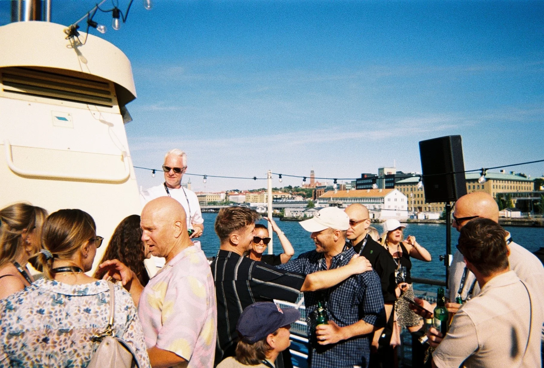 R1-05273-022A.JPG