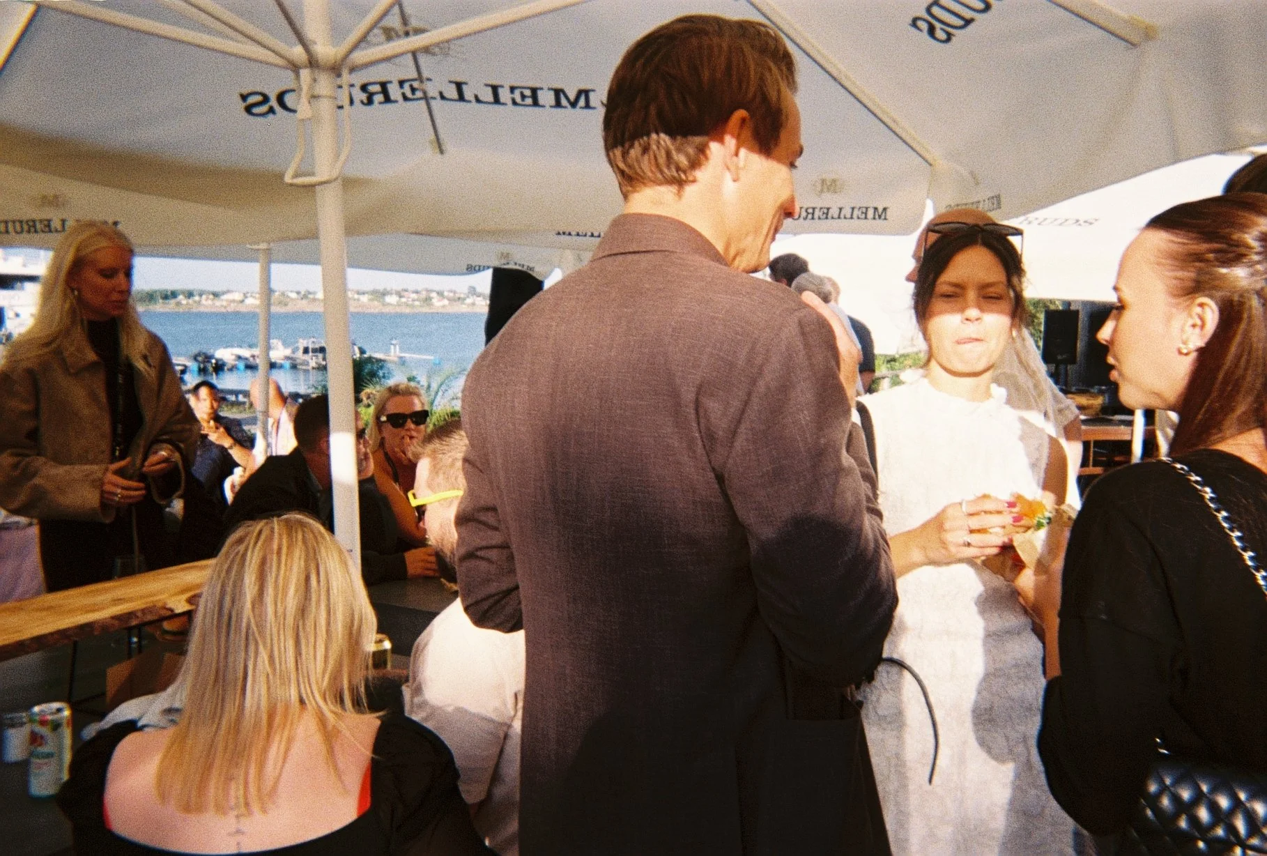 R1-05278-020A.JPG