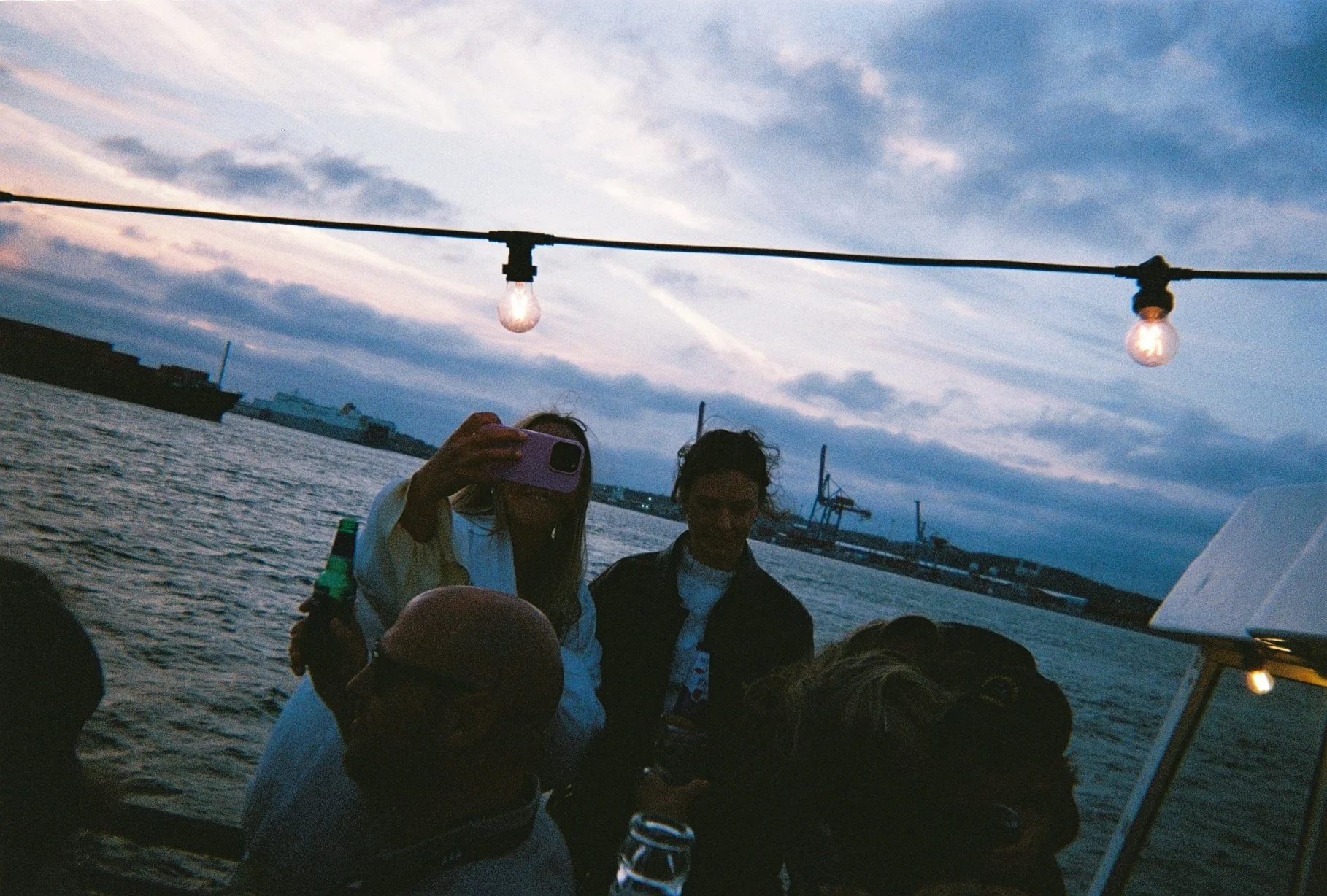 R1-05276-003A.JPG