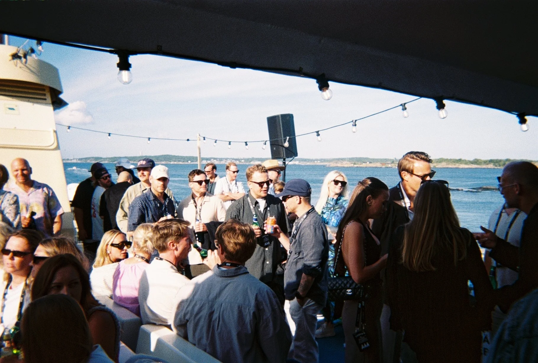 R1-05276-021A.JPG