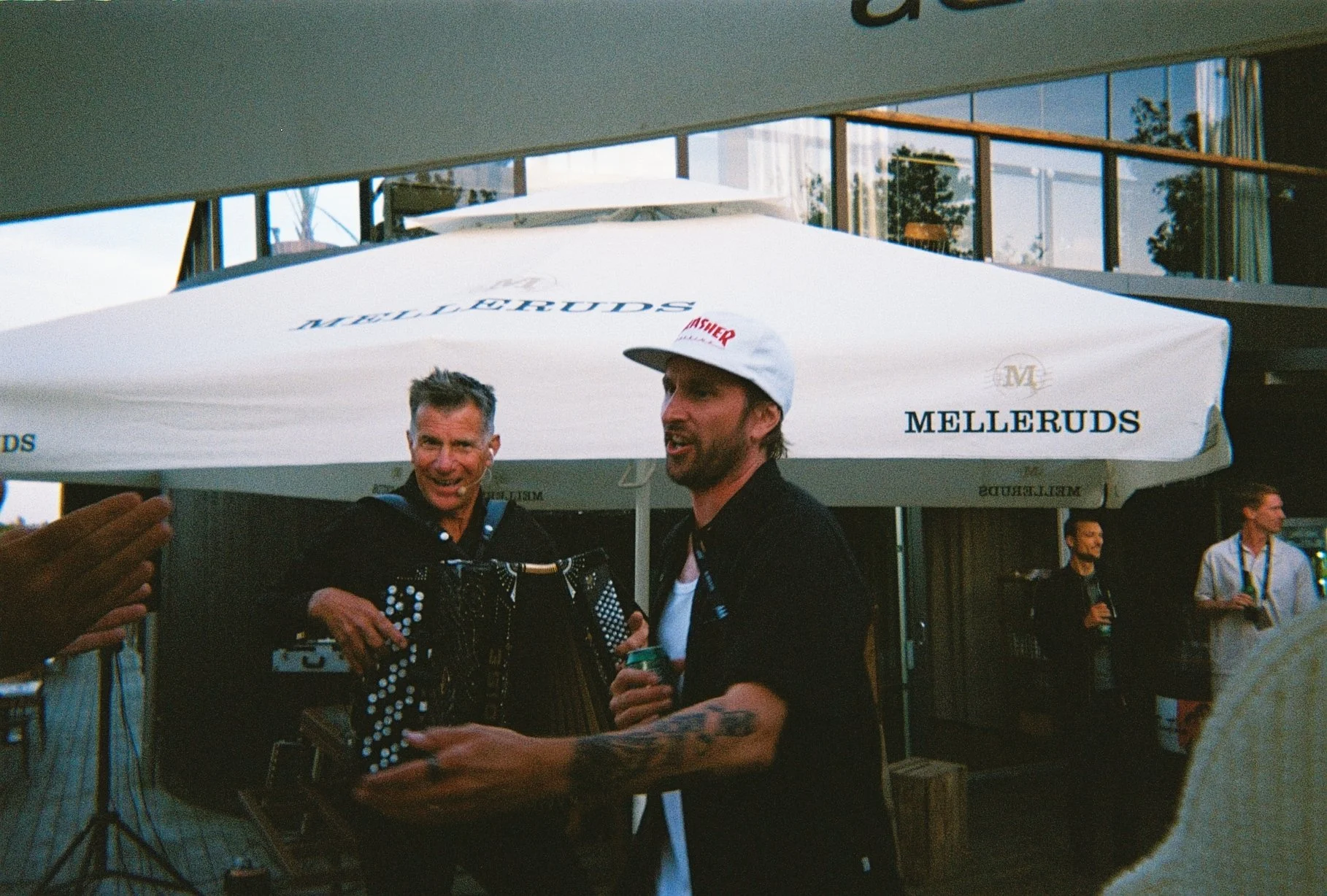 R1-05277-017A.JPG