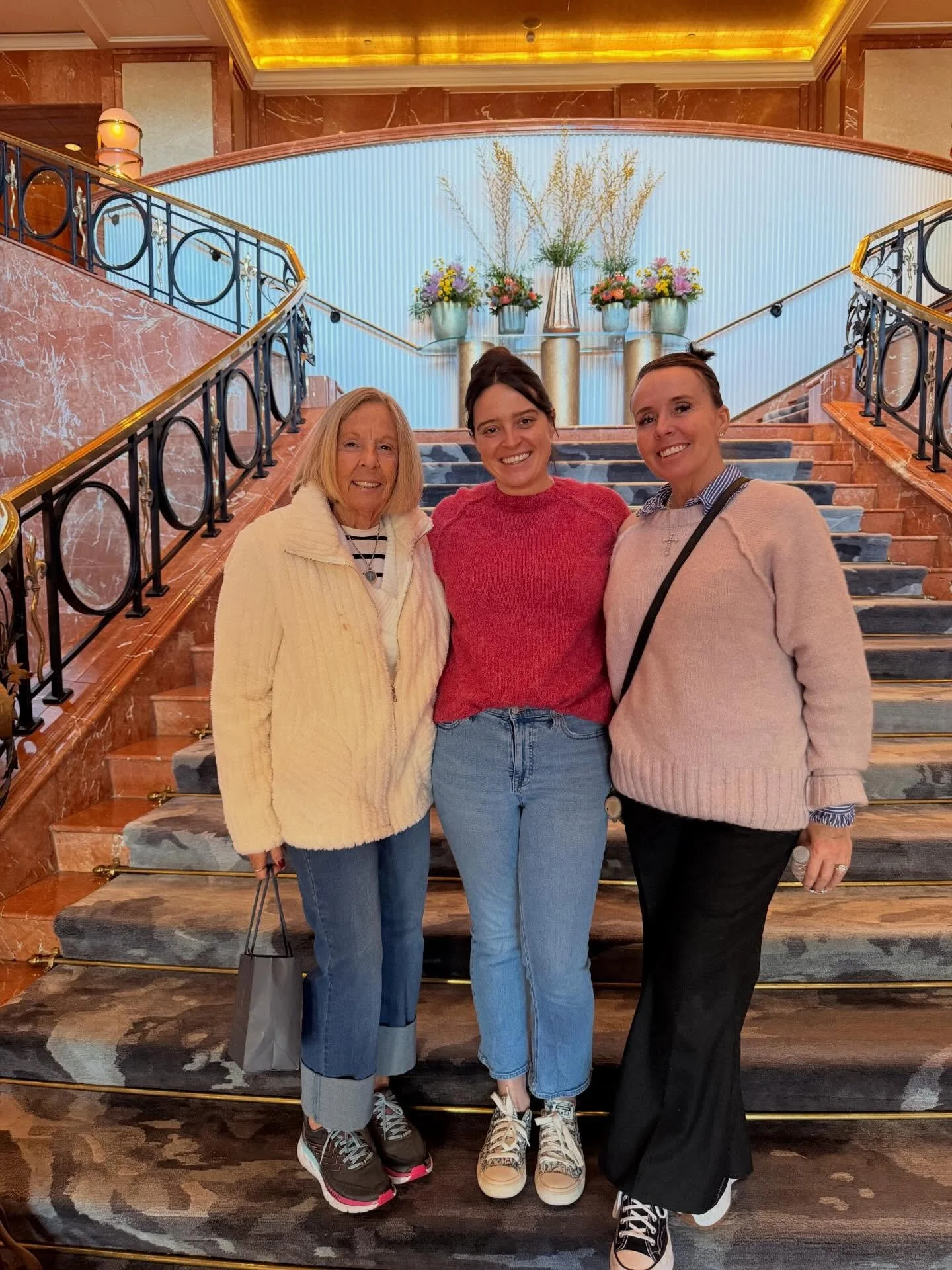 Girls who buy pretty things 🌸🎀✨ Get excited for new product @lavenderandmossfloral