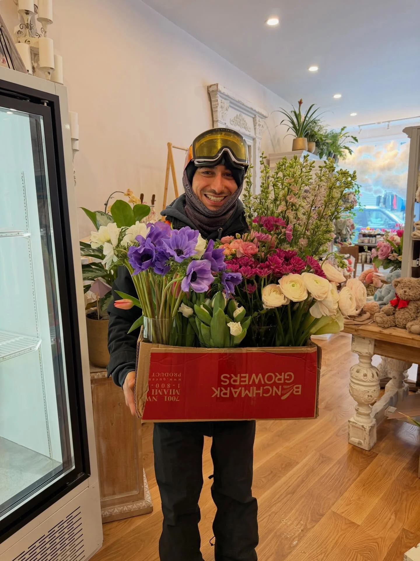 Hubby&rsquo;s classic line when he walks in to L&amp;M &ldquo;I need flowers for my wife&rdquo; 🫣🤗☺️😂