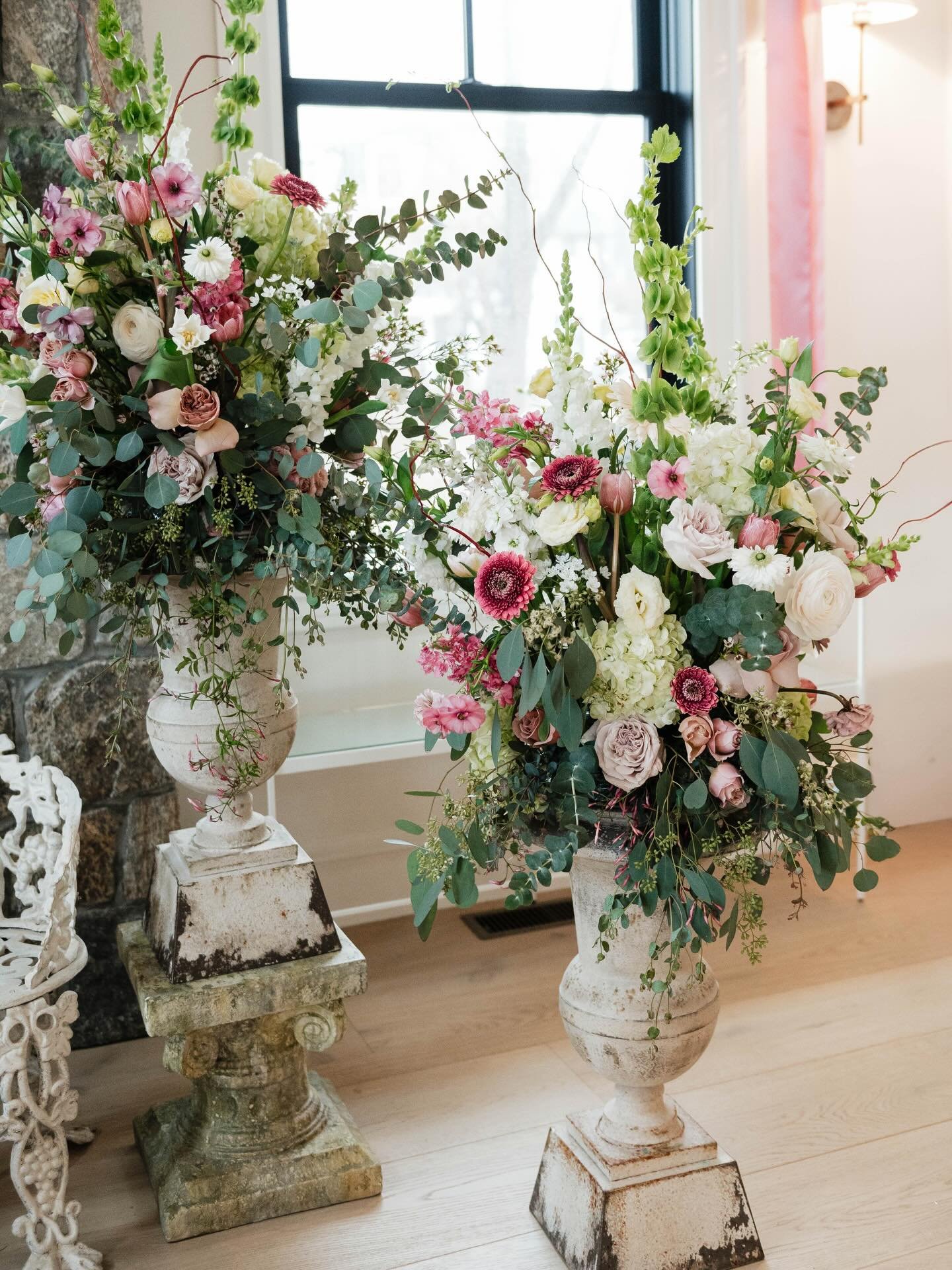 Book the bridal shower flowers of you dreams with Lavender &amp; Moss! Give us a call or stop in to chat! 🎀🌸💕🧚🎠🧺