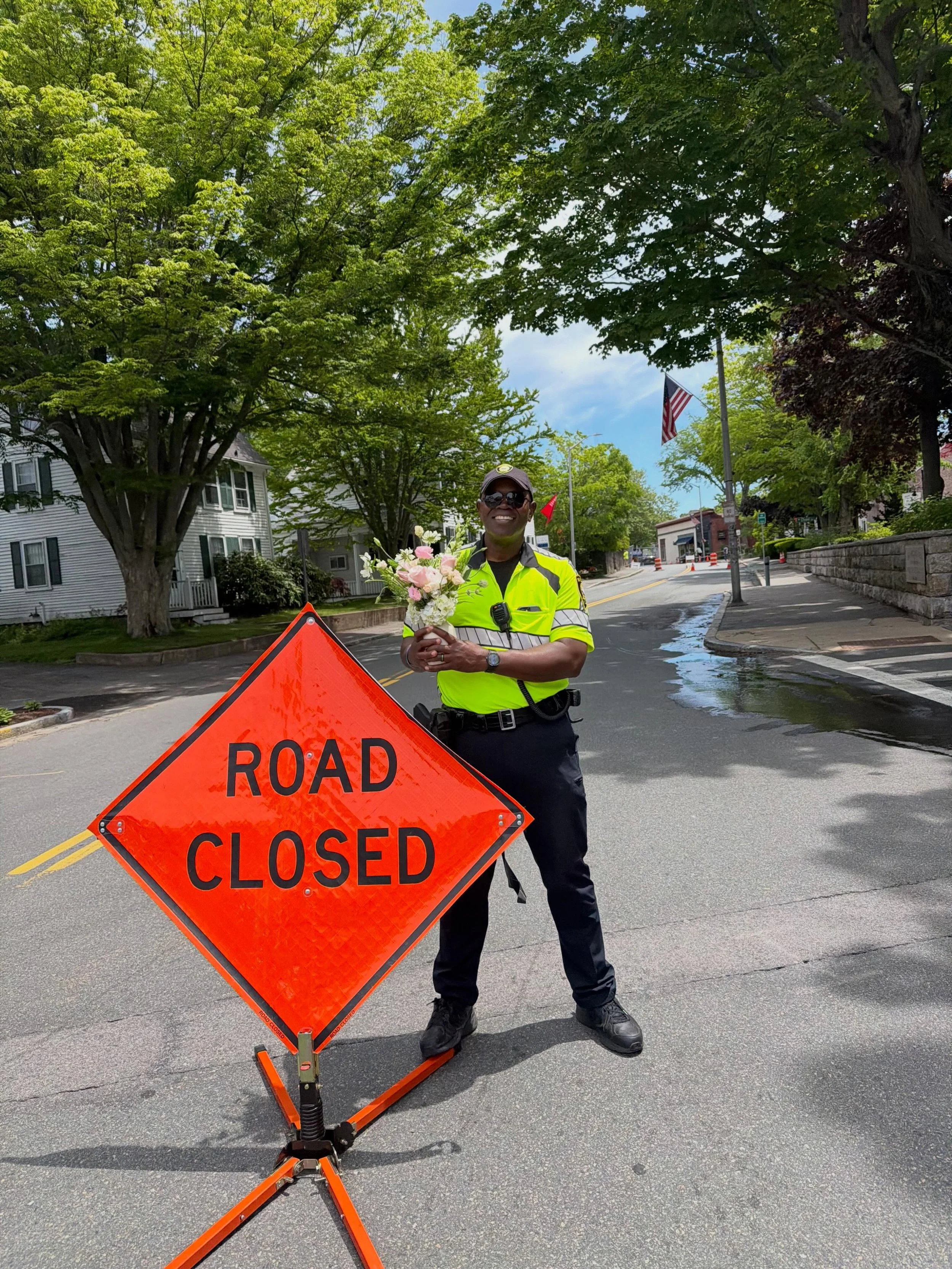 Even with the street detours, Officer Gary says support your local business ;) Stop by L&amp;M for flowers and give Gary a wave on your way by 👋