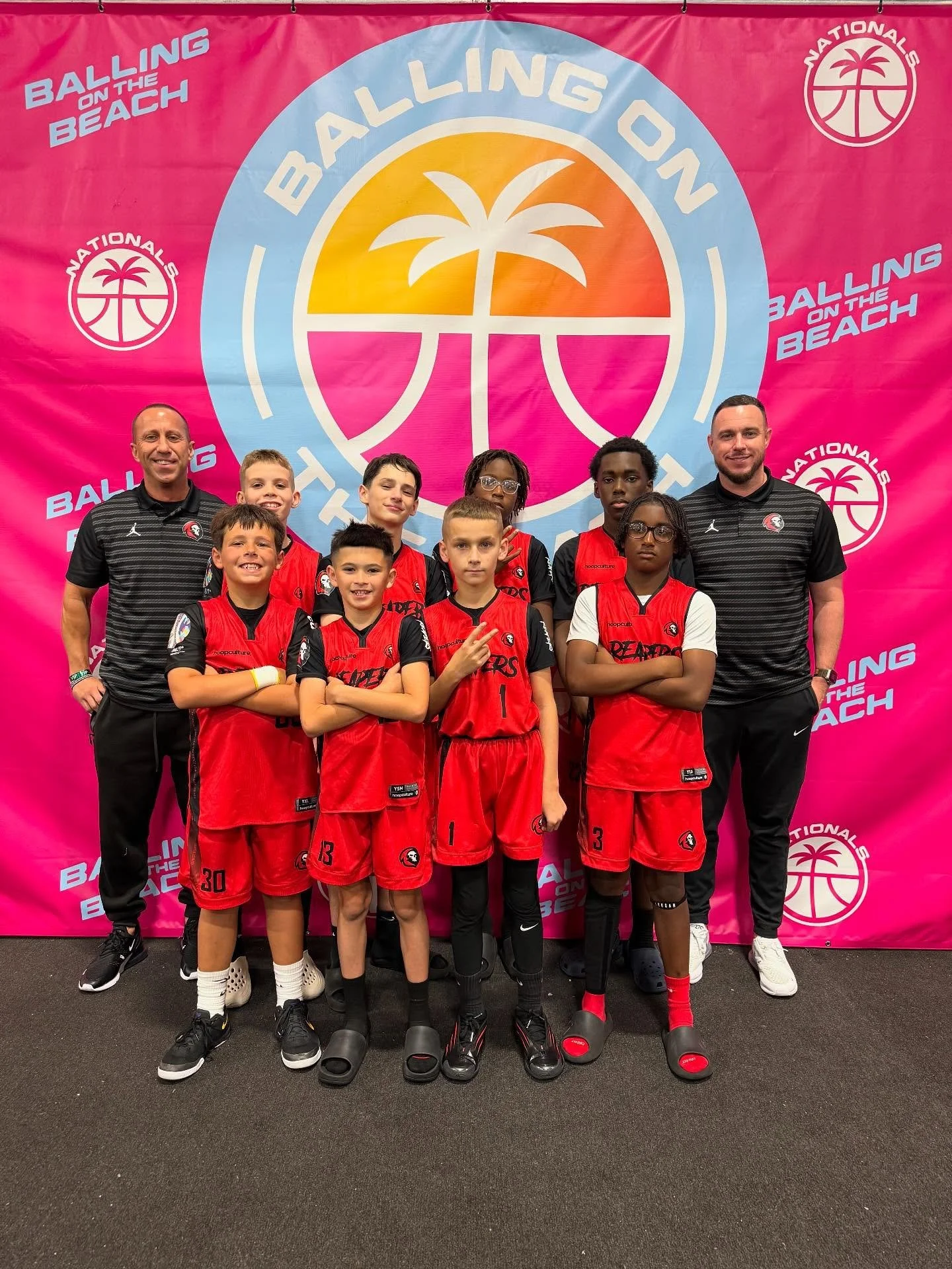 Both our 2031 6th grade and 2034 3rd grade teams had an amazing experience playing against some of the best teams in the country at Balling on the Beach a couple of weekends ago!
.
Both teams earned their first wins there and played tough against som