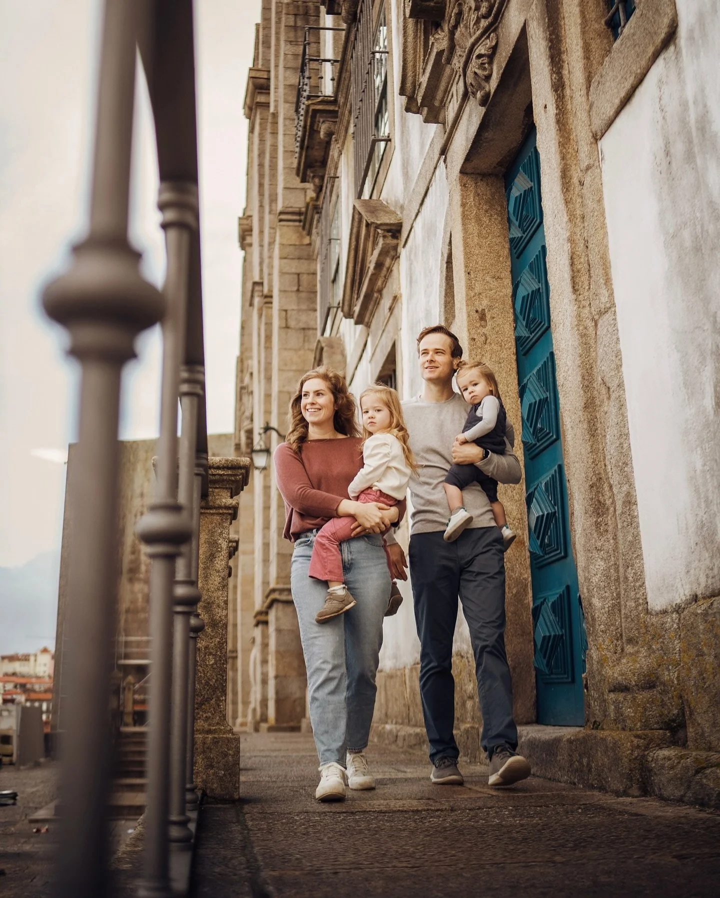 Who&rsquo;s up for a themed photoshoot hunting for the most beautiful doors in Porto? That&rsquo;s a good idea :)
.
#fotografoporto #portotourismphotographer #portophotoshoot #livefolk #fotografobrasileiroemportugal #familyphotos #familyphotoshoot #e