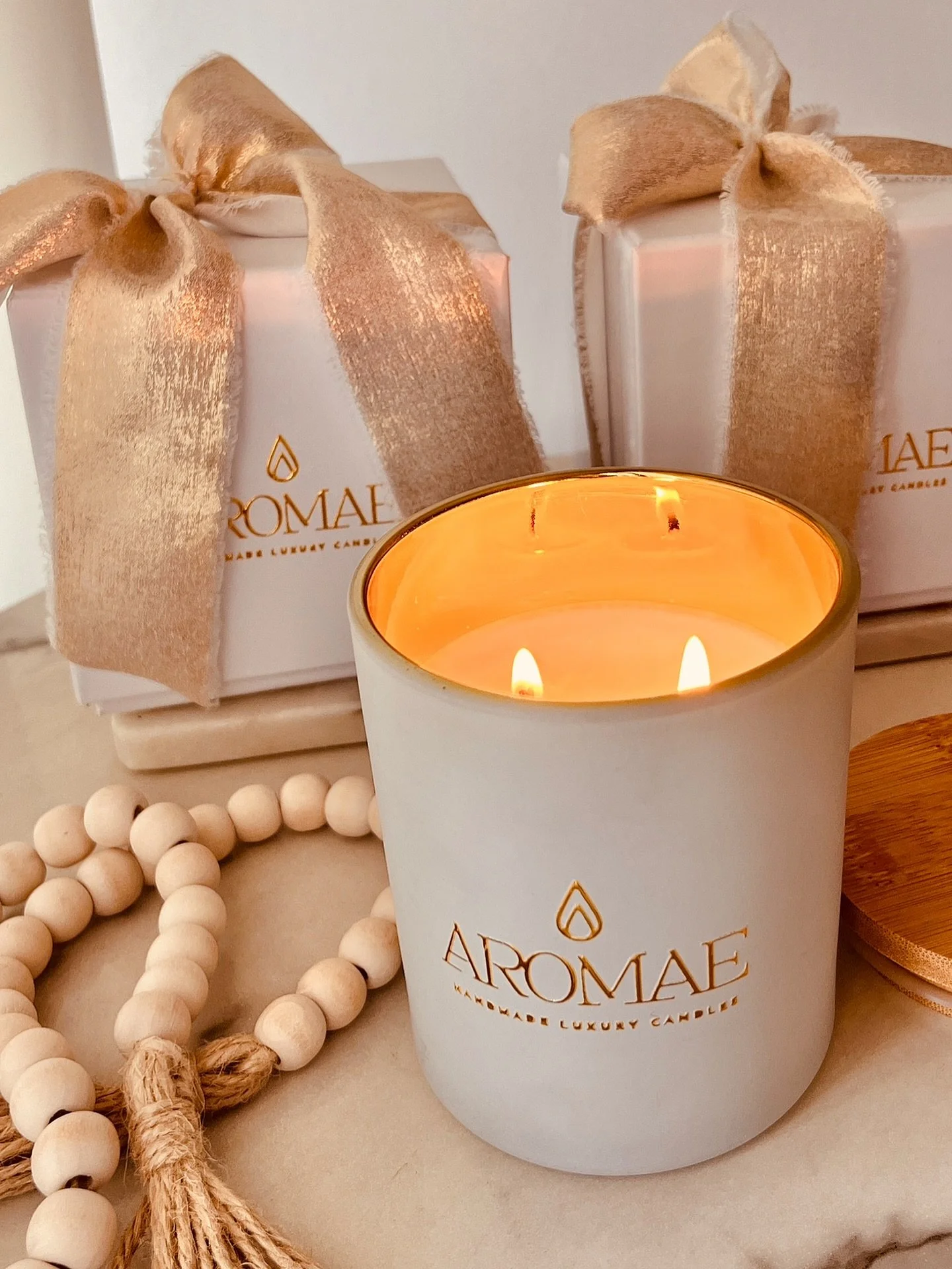 Aromae Signature Candle 🤍 clean, natural, and non-toxic. Made with coconut soy wax and love for your home. 
Shop now 
LINK IN BIO 
#handmadecandles #nontoxic #candles #luxurycandles #organic #natural #aromaecandles #candlelover #candleshop #candle