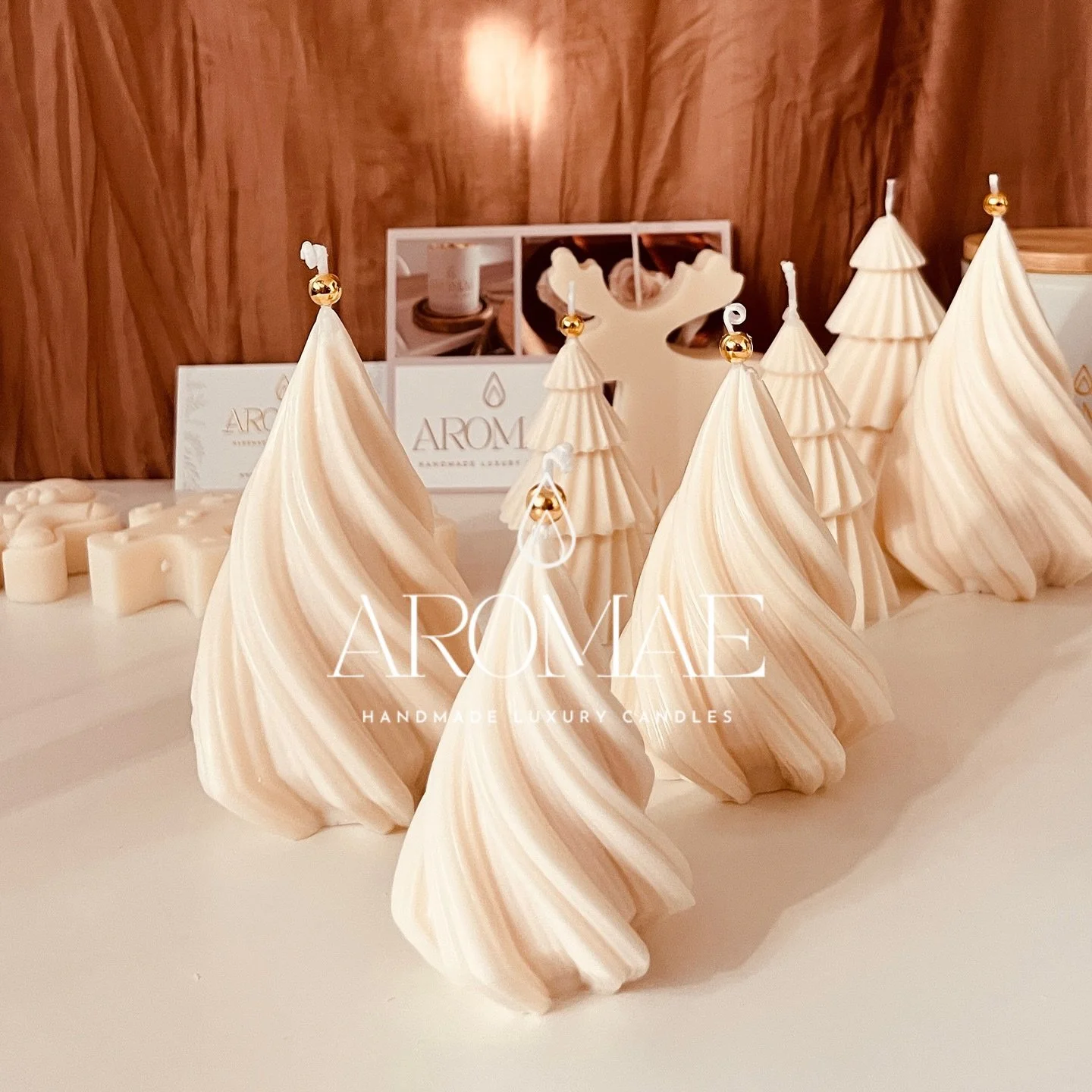 Celebrate the magic of the season with Aromae ❄️
Our Christmas Edition candles are made to bring warmth, joy, and a little extra love to the people you care about 🤍
DM to order!

#AromaeCandles #ChristmasCandles #HolidayDecor #CandleLover #CandleGif