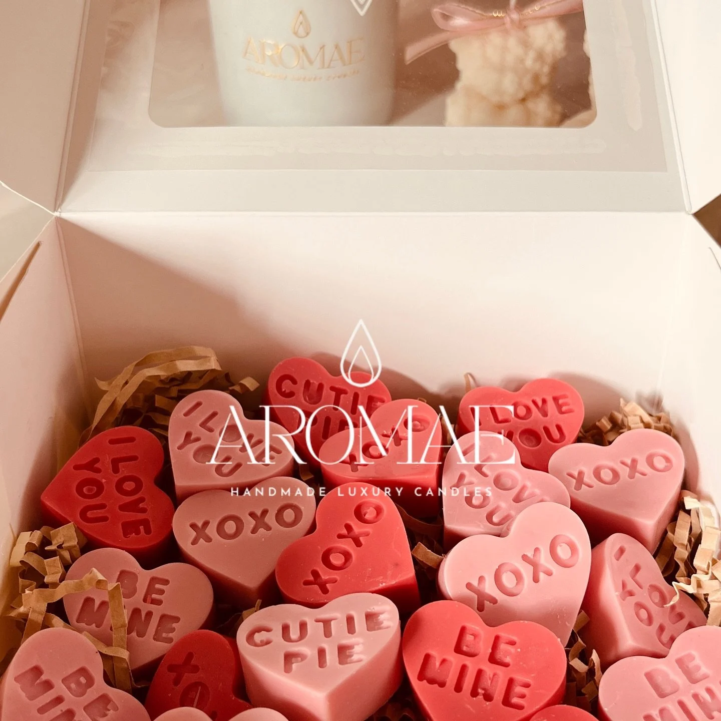 Aromae Wax Melts 🤍 Valentine&rsquo;s candles made to set the mood ❤️
DM💌

#heartcandles #valentinecandles #handmadecandles #candlelove #candlesofinstagram #romanticgifts #valentinesgiftideas #giftwithlove #luxurycandles #coconutsoywax #nontoxiccand