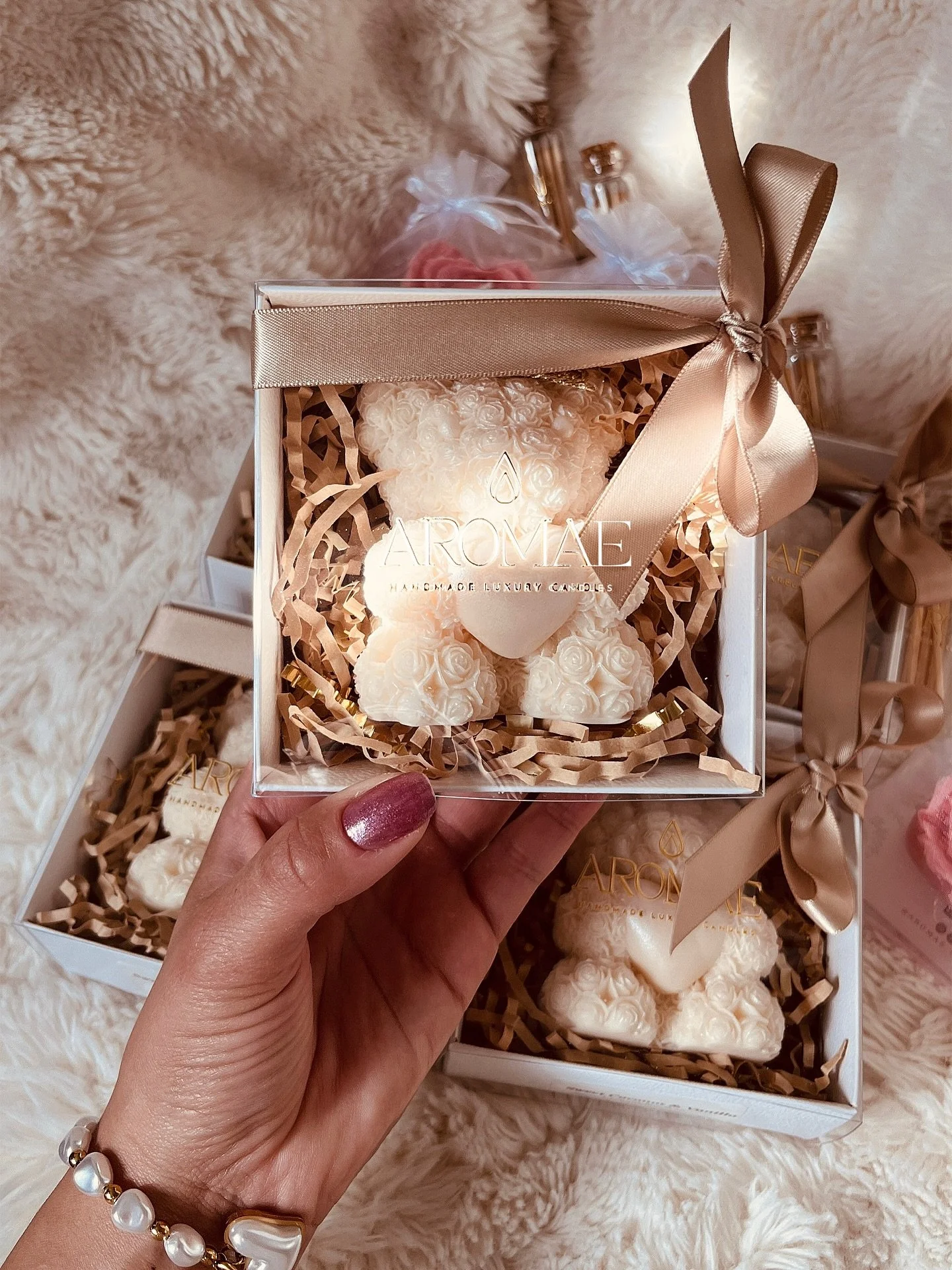 Aromae Teddy Bear 🎀🤍
DM to order your perfect gift.

#candles #handmadecandles #candlelover #smallbusiness #aromaecandles