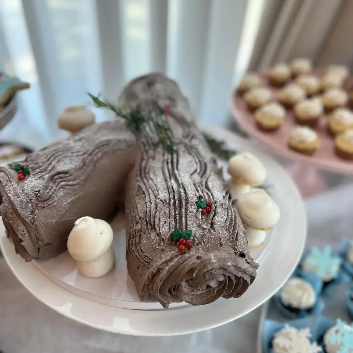 Best Holiday Cakes in Orlando — 2025 | Moody Desserts