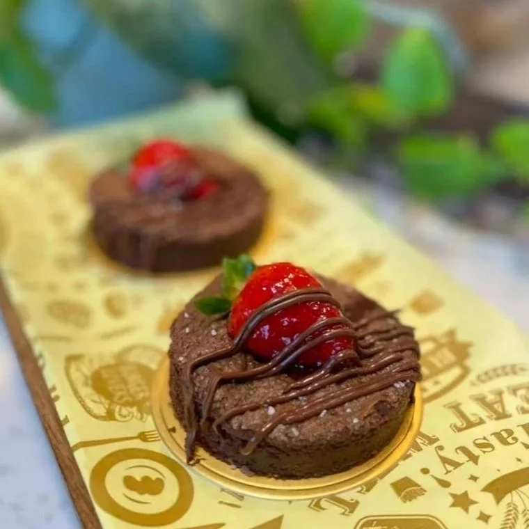 rich chocolate desserts in Orlando including fudgy brownies and chocolate cupcakes at Moody Desserts