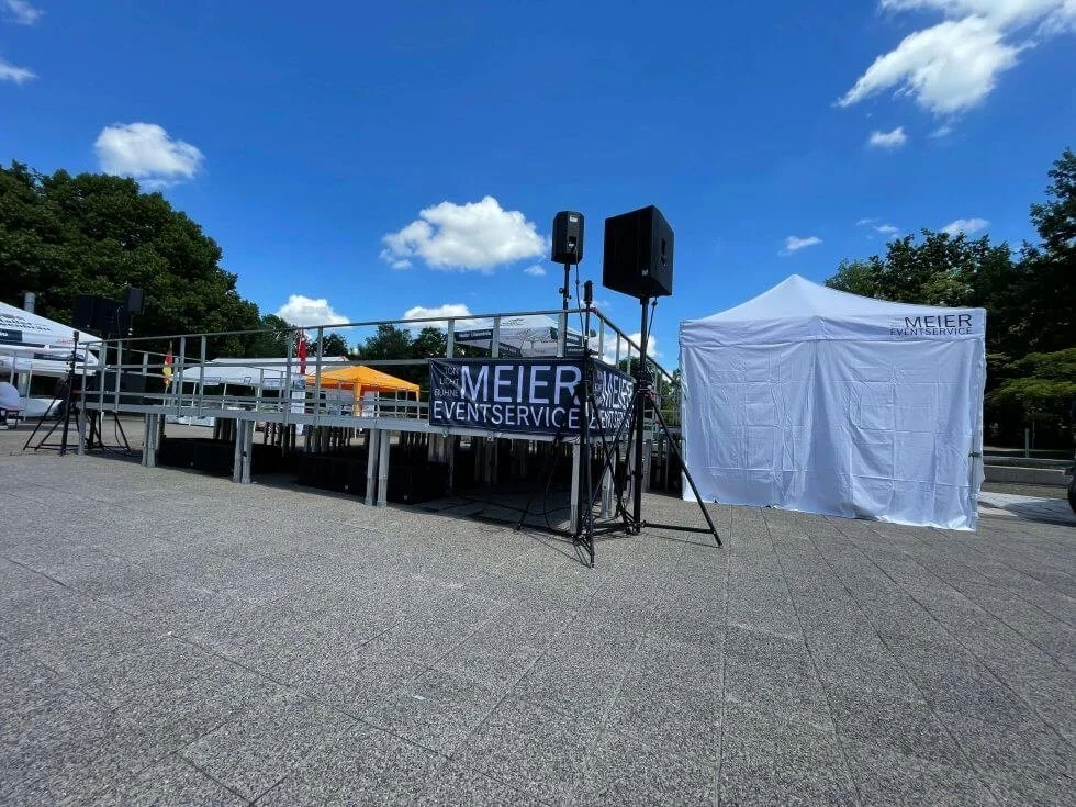 Bühne der Ausländischen Nacht Kornwestheim mit Meier Eventservice