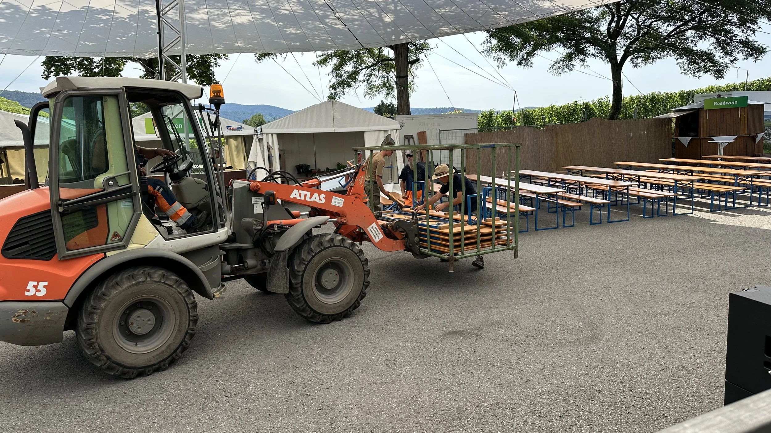 Aufbau Weinbergfest, Stapler