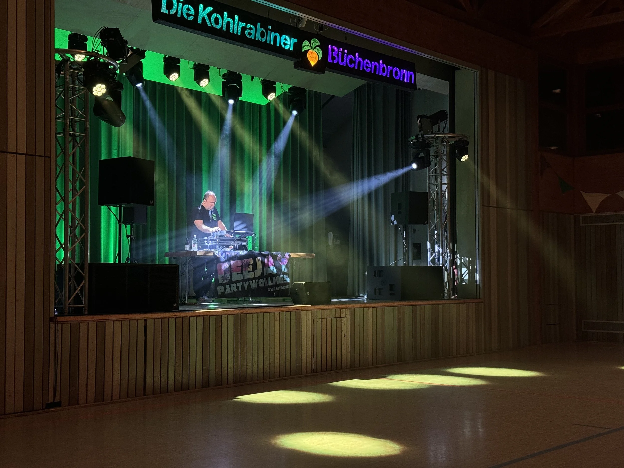 Lichttechnik in einer Bühne, Eventtechnik mieten von Meier Eventservice aus Kornwestheim