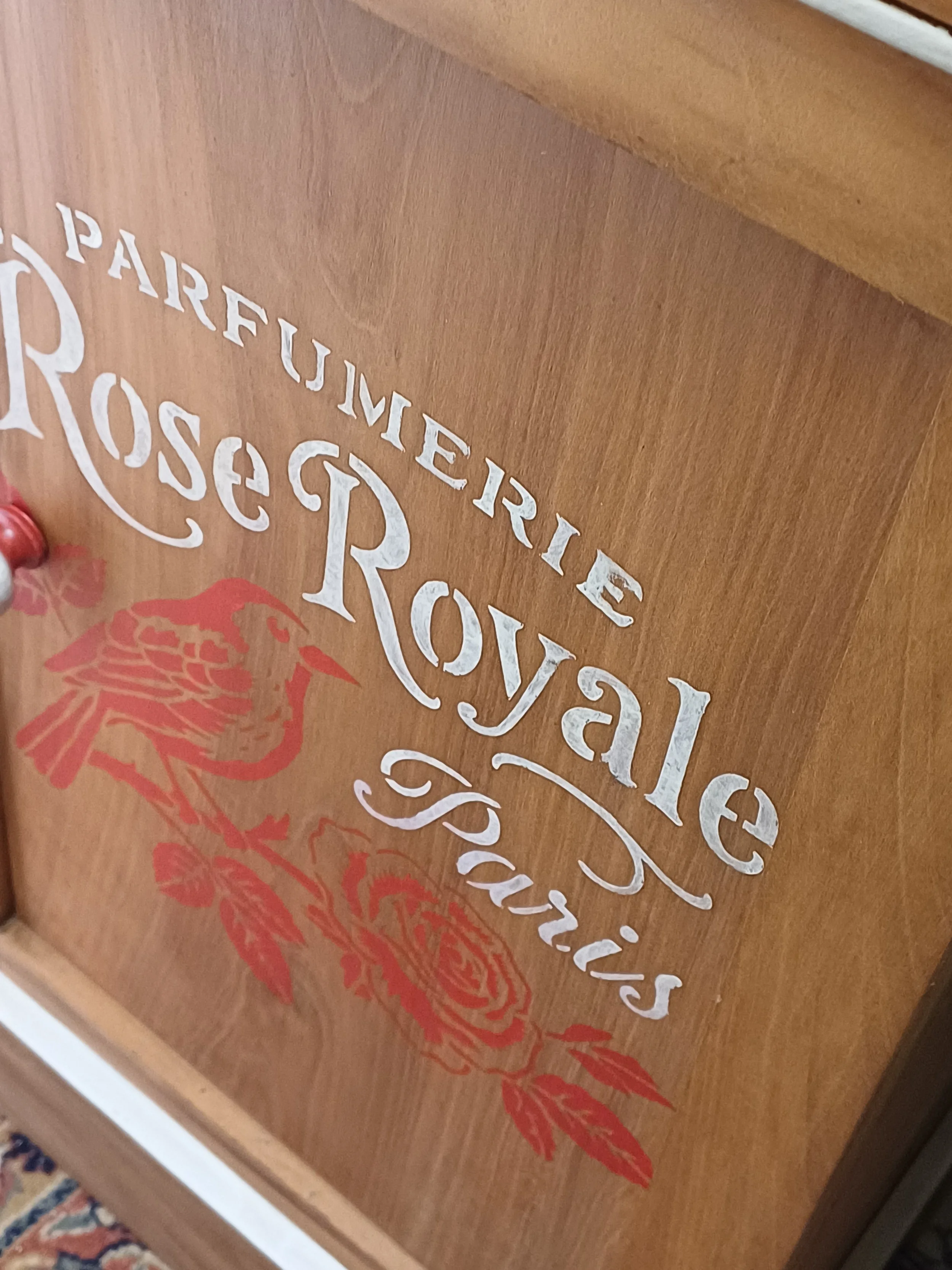 tablenuitparfumerieroseroyale6.jpg