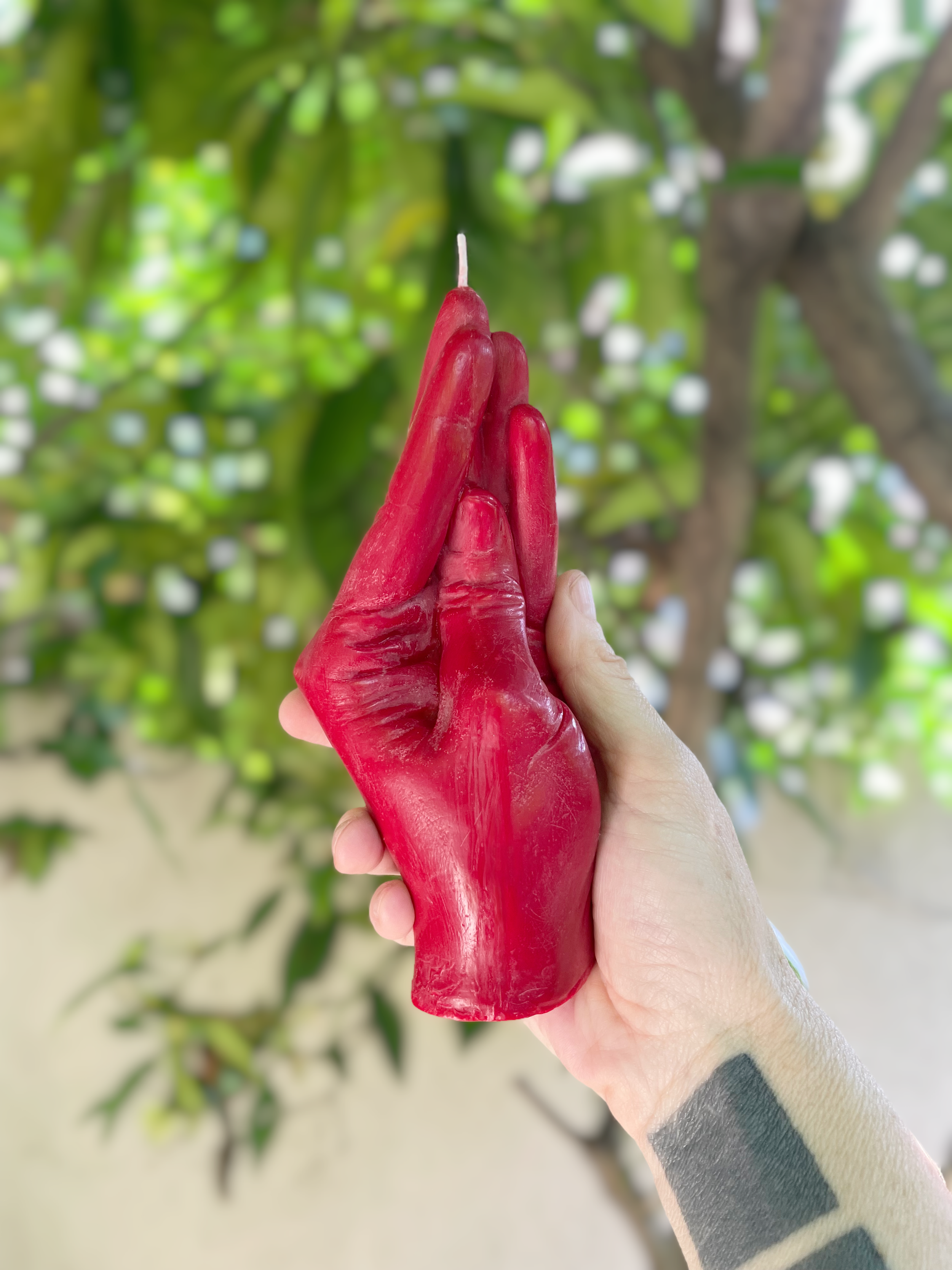FIST RED HAND.png