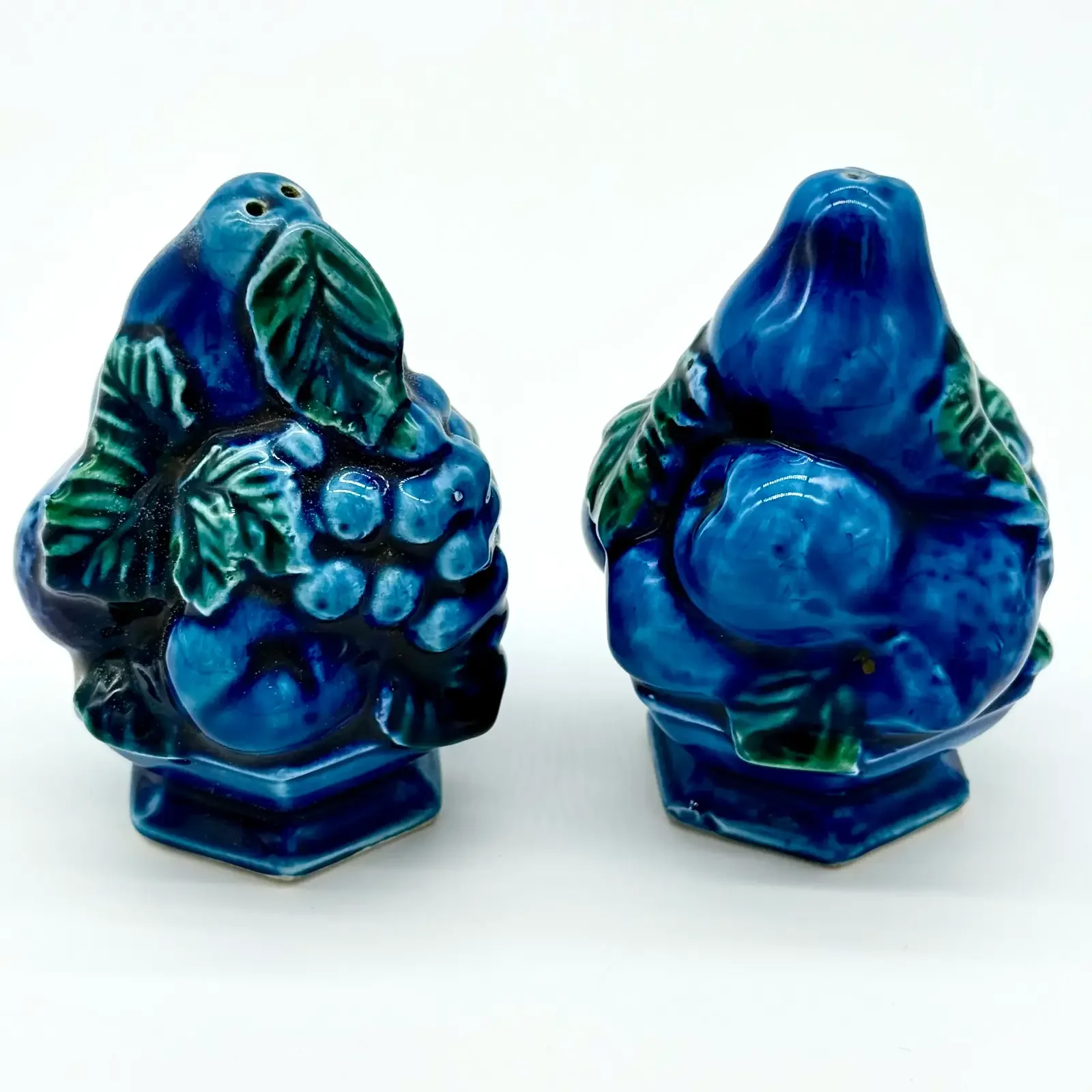 mid-century-inarco-blue-mood-indigo-majolica-fruit-topiary-salt-and-pepper-shaker-set-2968.webp