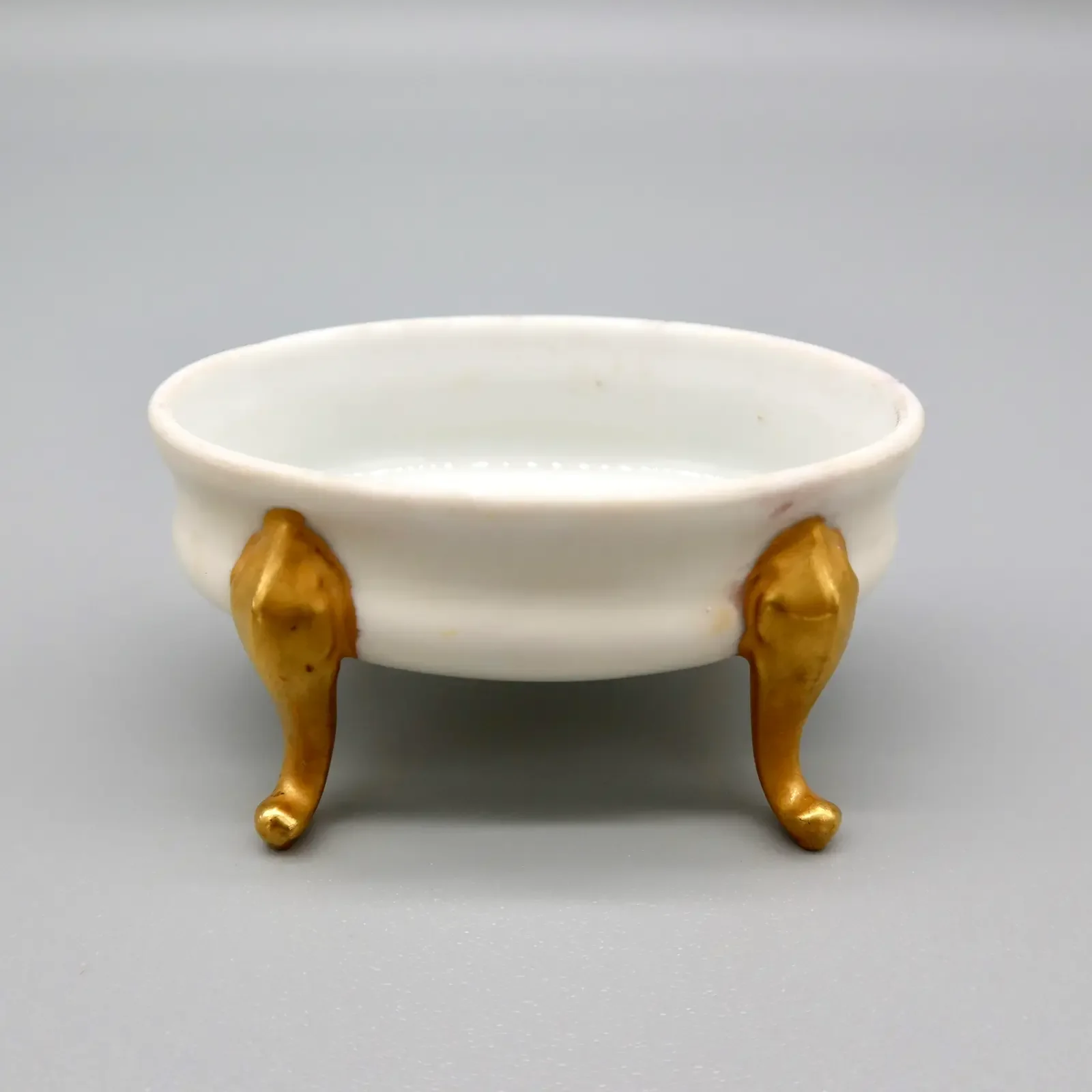 vintage-french-porcelain-footed-jewelry-dish-2437.webp