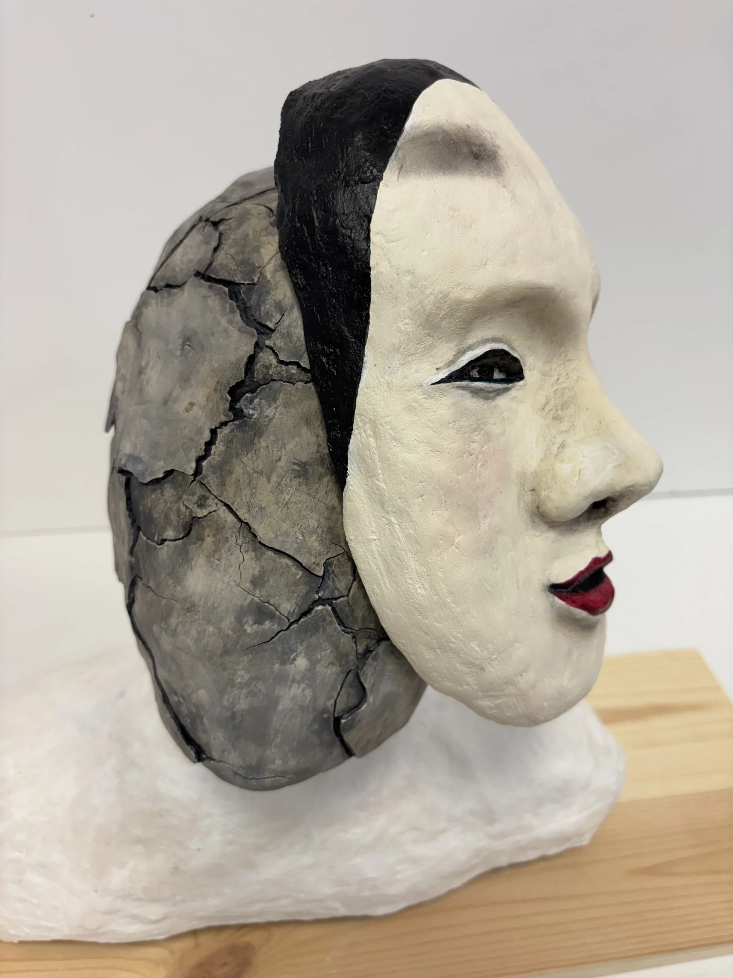 Faceless Bride - sculpture