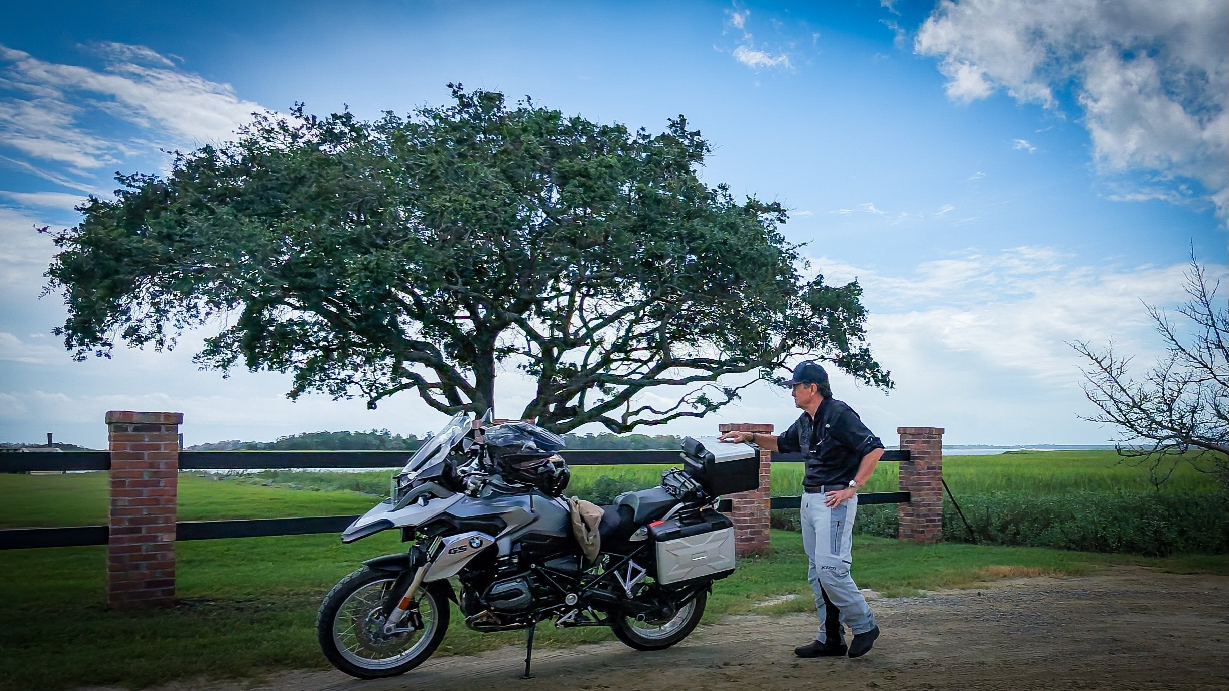 Chasing the latest story.  My constant companion &ldquo;The Berlin Bear&rdquo; carrying me farther than I&rsquo;m comfortable, but safer than I know. 

#MakeLifeARide #bmwgs #AdventuresWithDuncan #lowcountry