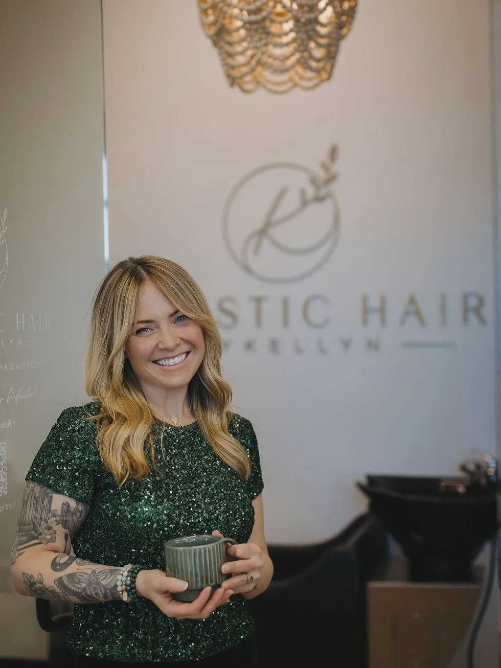 Two decades behind the chair, and this season feels like coming home. 

My second year at @imagestudios_superior and the first time building something that&rsquo;s completely my own @holistichairbykellyn 

So grateful to @jesskruegerphoto for capturi