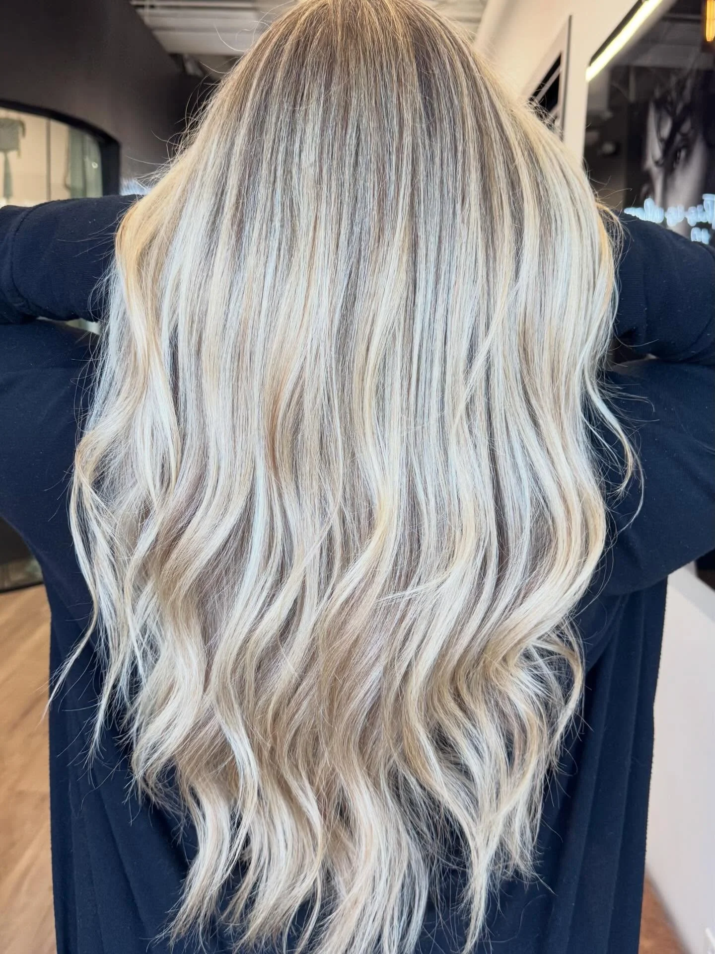 Can you believe it&rsquo;s already March? 🤍

These last few weeks have been full of lived-in blondes, rich brunettes, seamless grey blending, and that soft, hand-painted balayage magic I&rsquo;ll never get tired of.

Dimensional color isn&rsquo;t ab