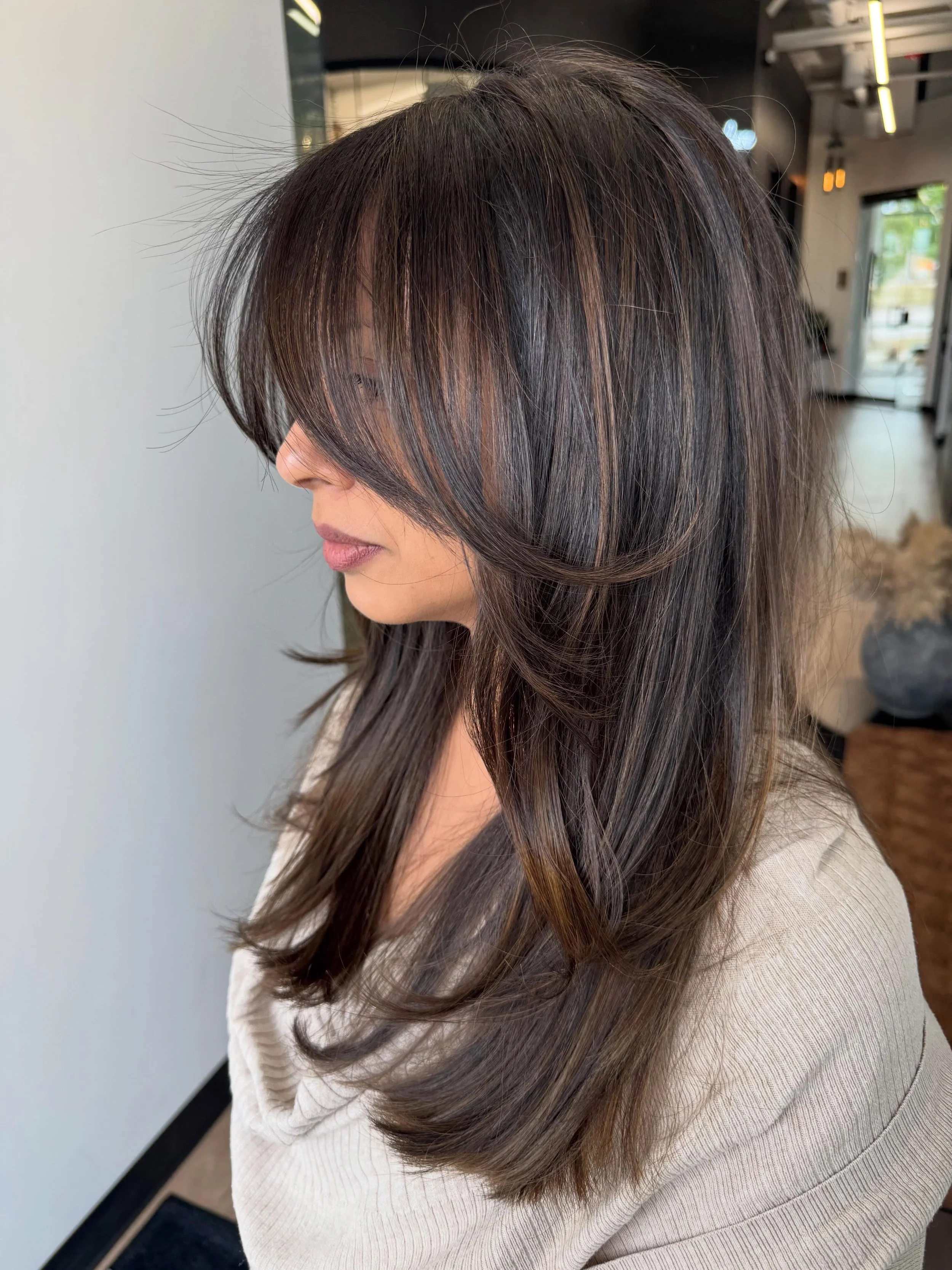 Dimensional brunette season forever ❤️🙌🏼

Her color is designed to grow out soft and seamless&hellip; but the real magic is keeping up with the haircut and tone in between dimension appointments. Those fresh layers are what give all this movement, 
